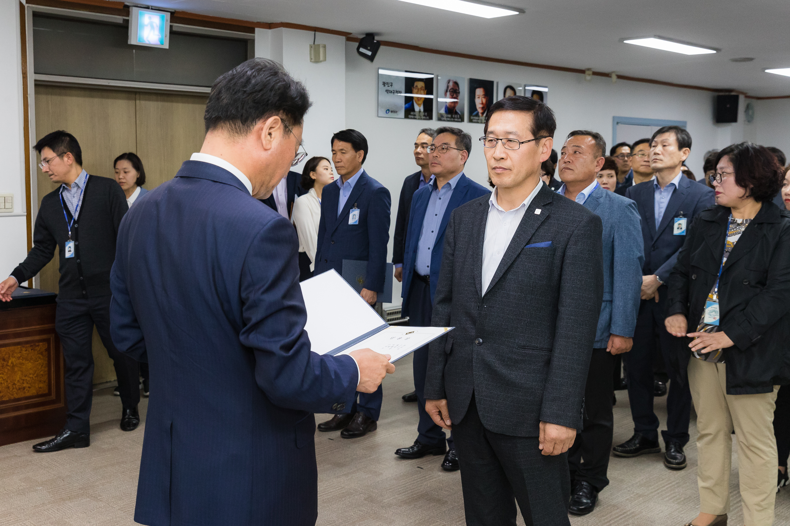 20181005-5급 이하 공무원 임용장 수여식 176257.jpg