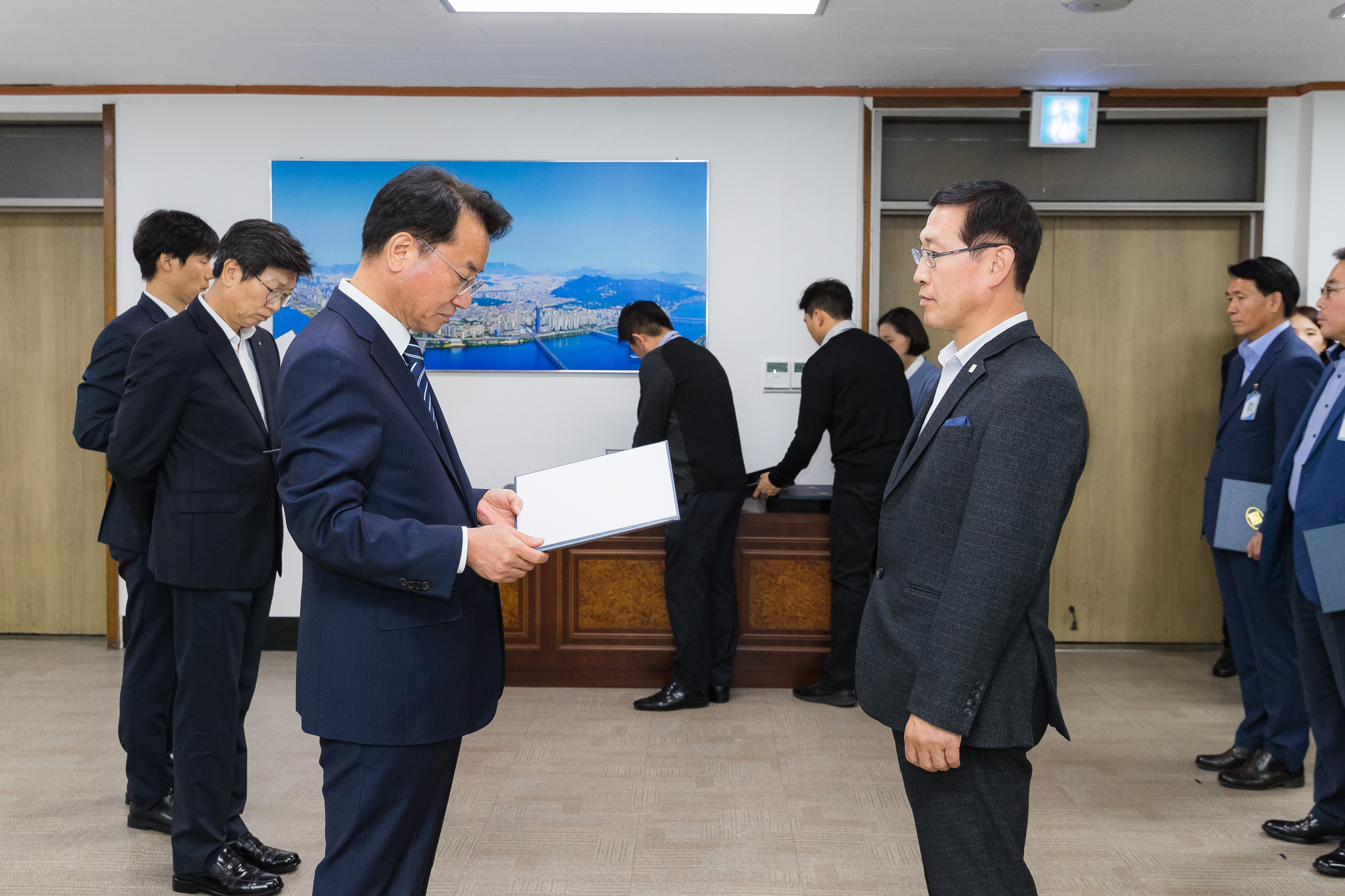 20181005-5급 이하 공무원 임용장 수여식 176258.jpg