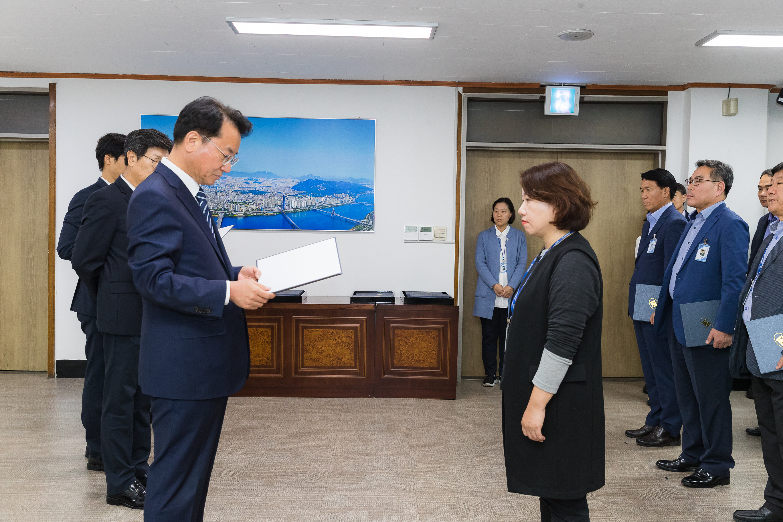 20181005-5급 이하 공무원 임용장 수여식 176273.jpg