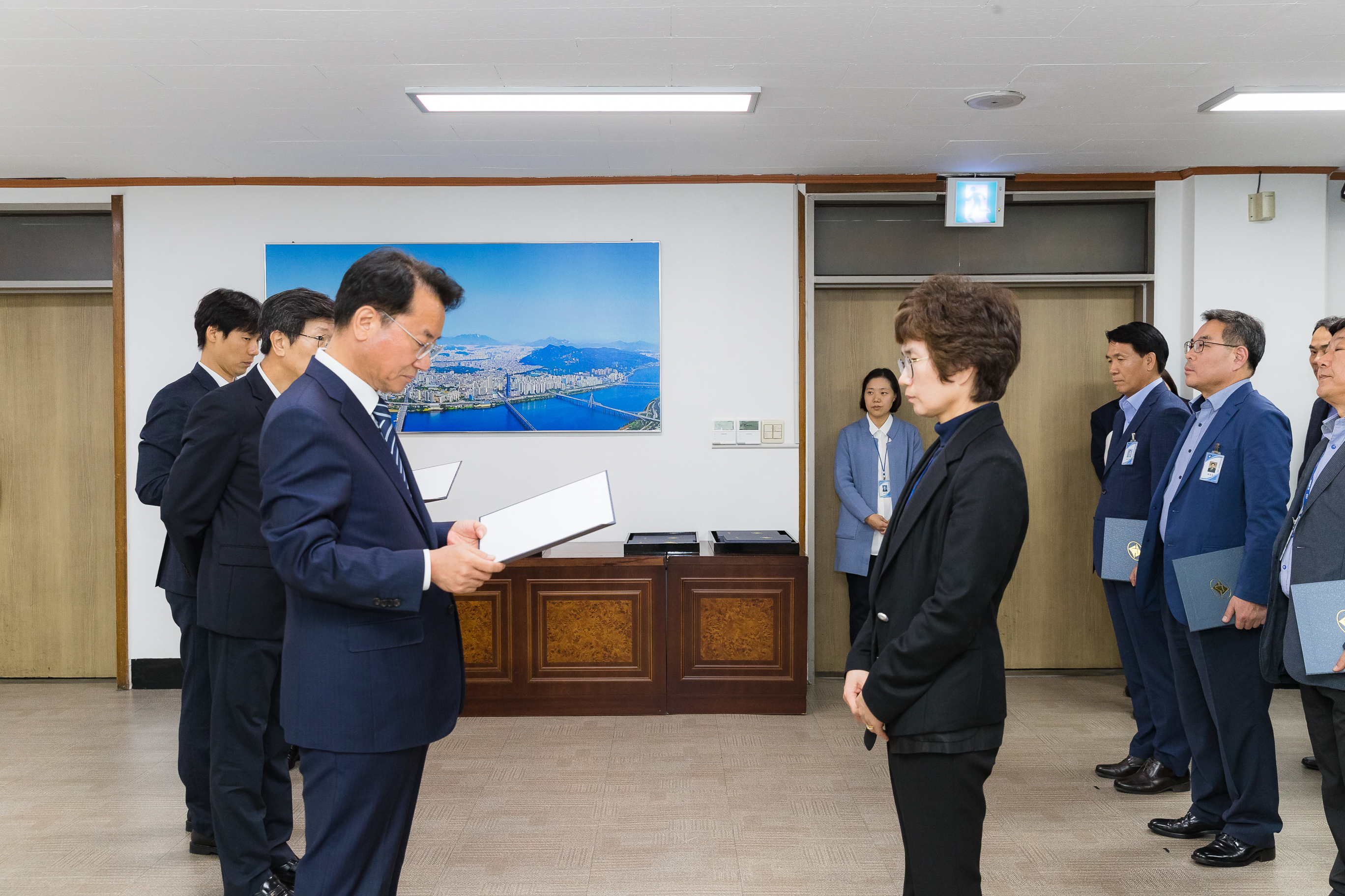 20181005-5급 이하 공무원 임용장 수여식 176276.jpg