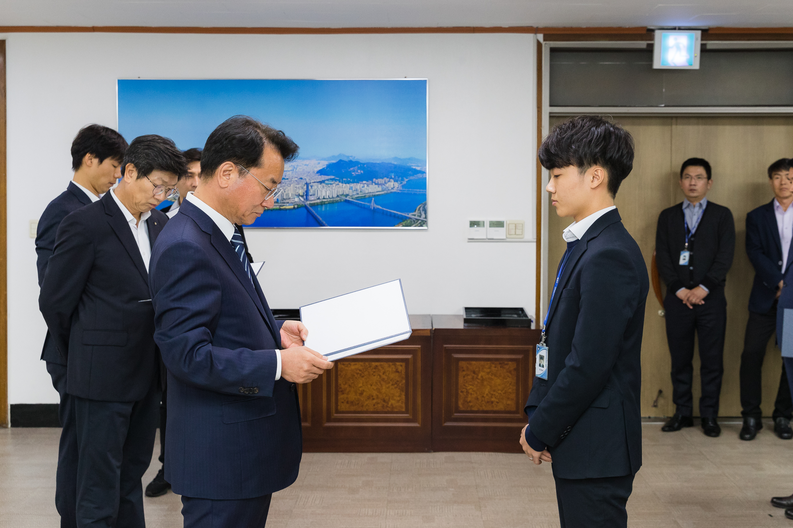 20181005-5급 이하 공무원 임용장 수여식 176399.jpg