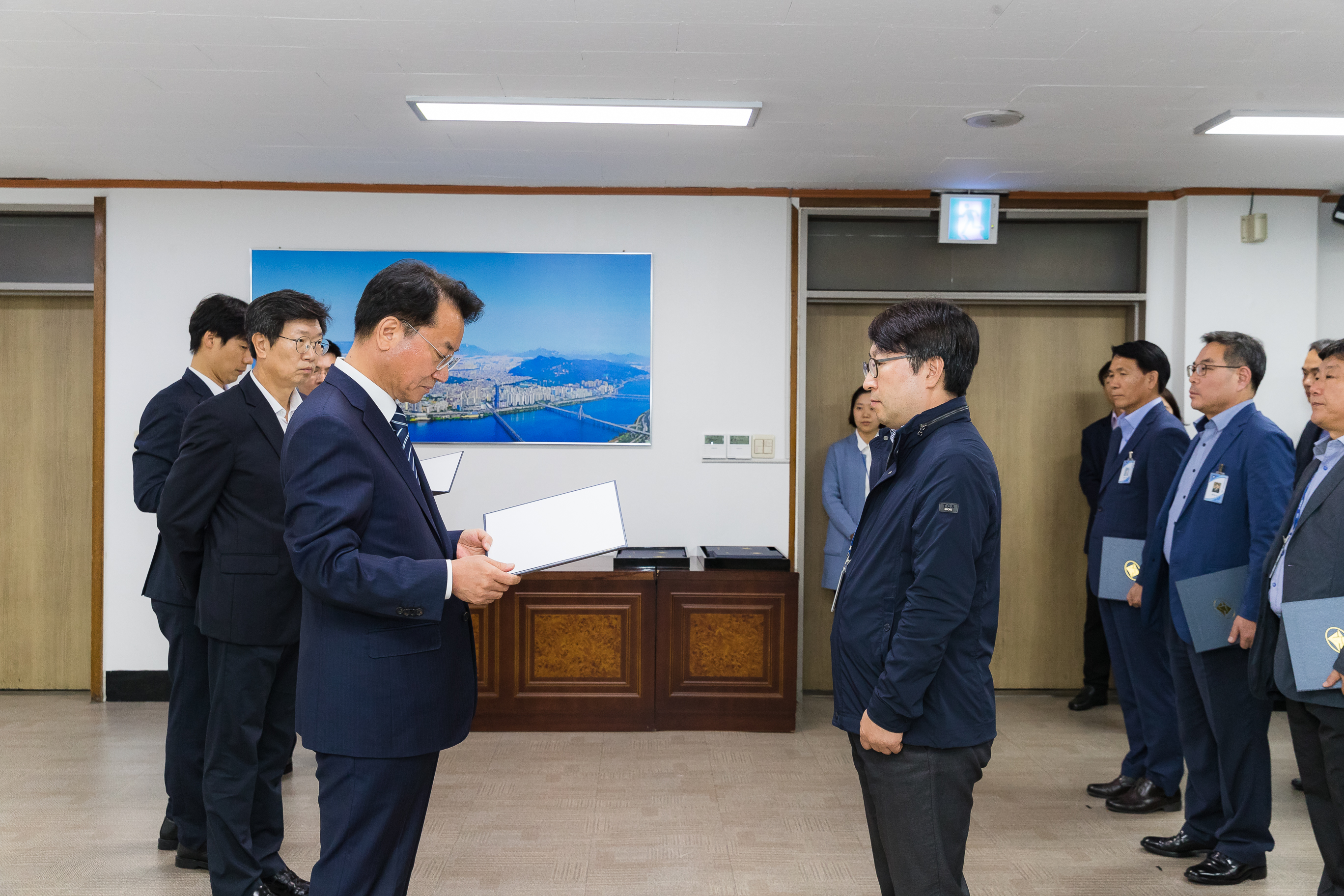 20181005-5급 이하 공무원 임용장 수여식 176287.jpg