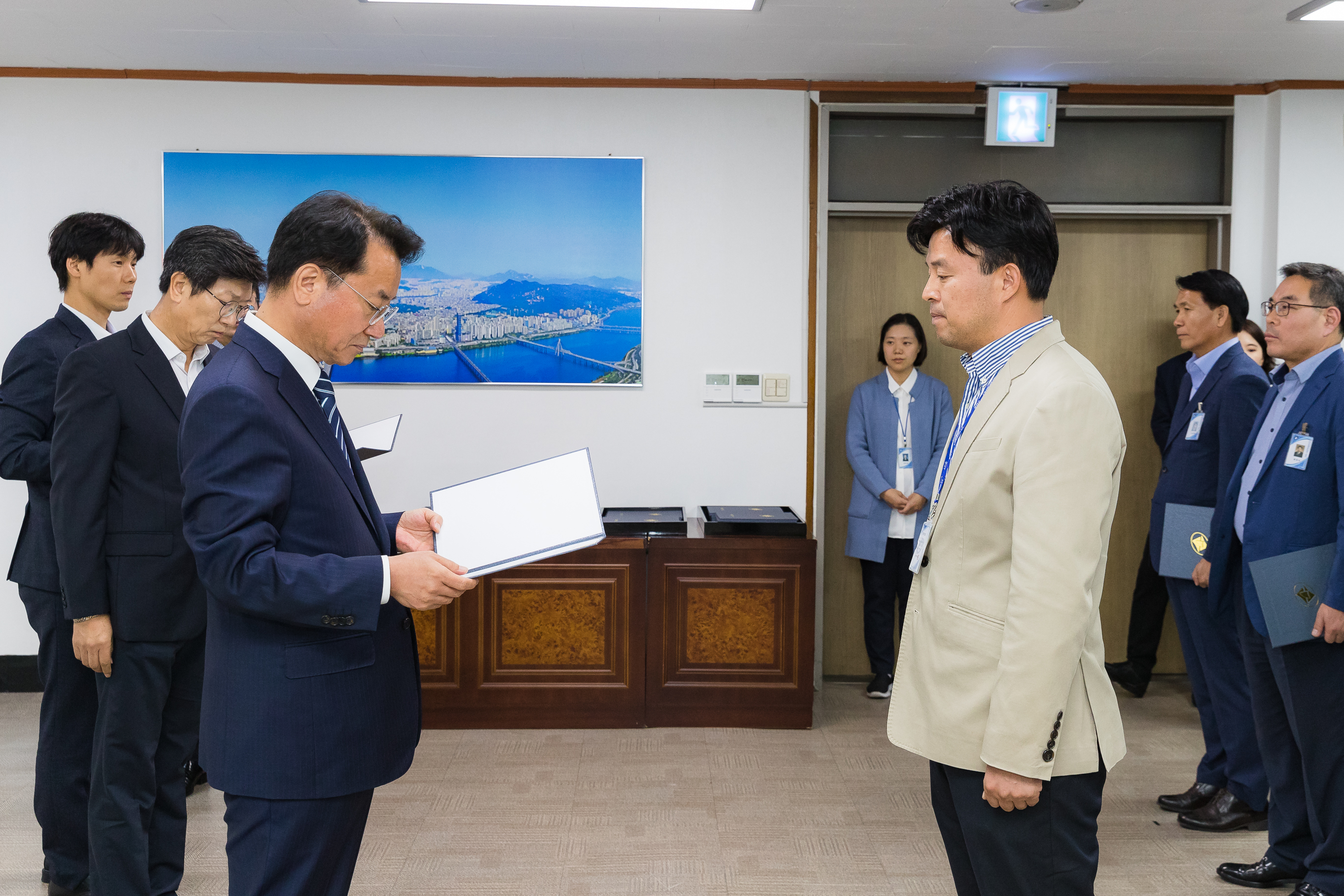 20181005-5급 이하 공무원 임용장 수여식 176293.jpg