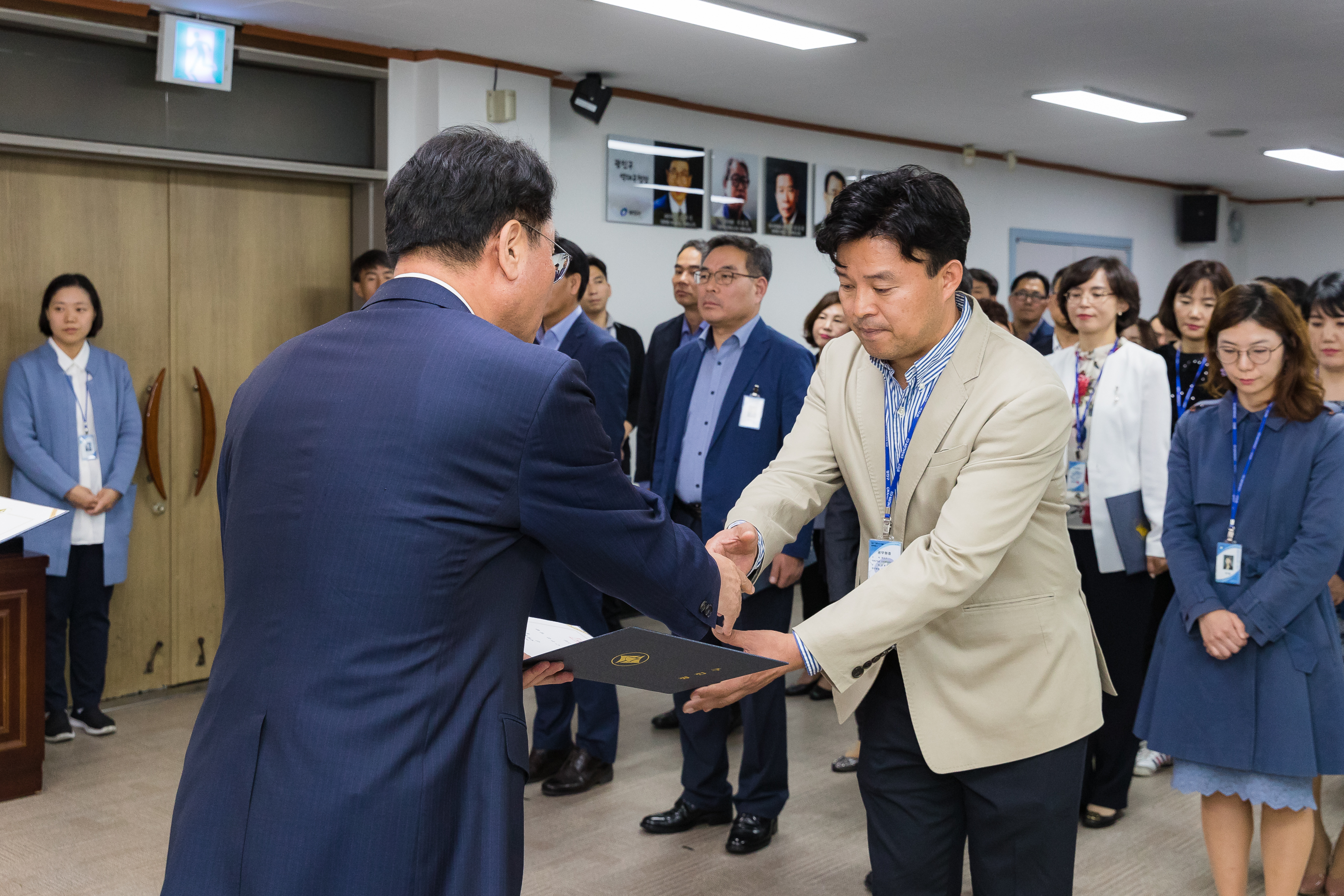 20181005-5급 이하 공무원 임용장 수여식 176294.jpg