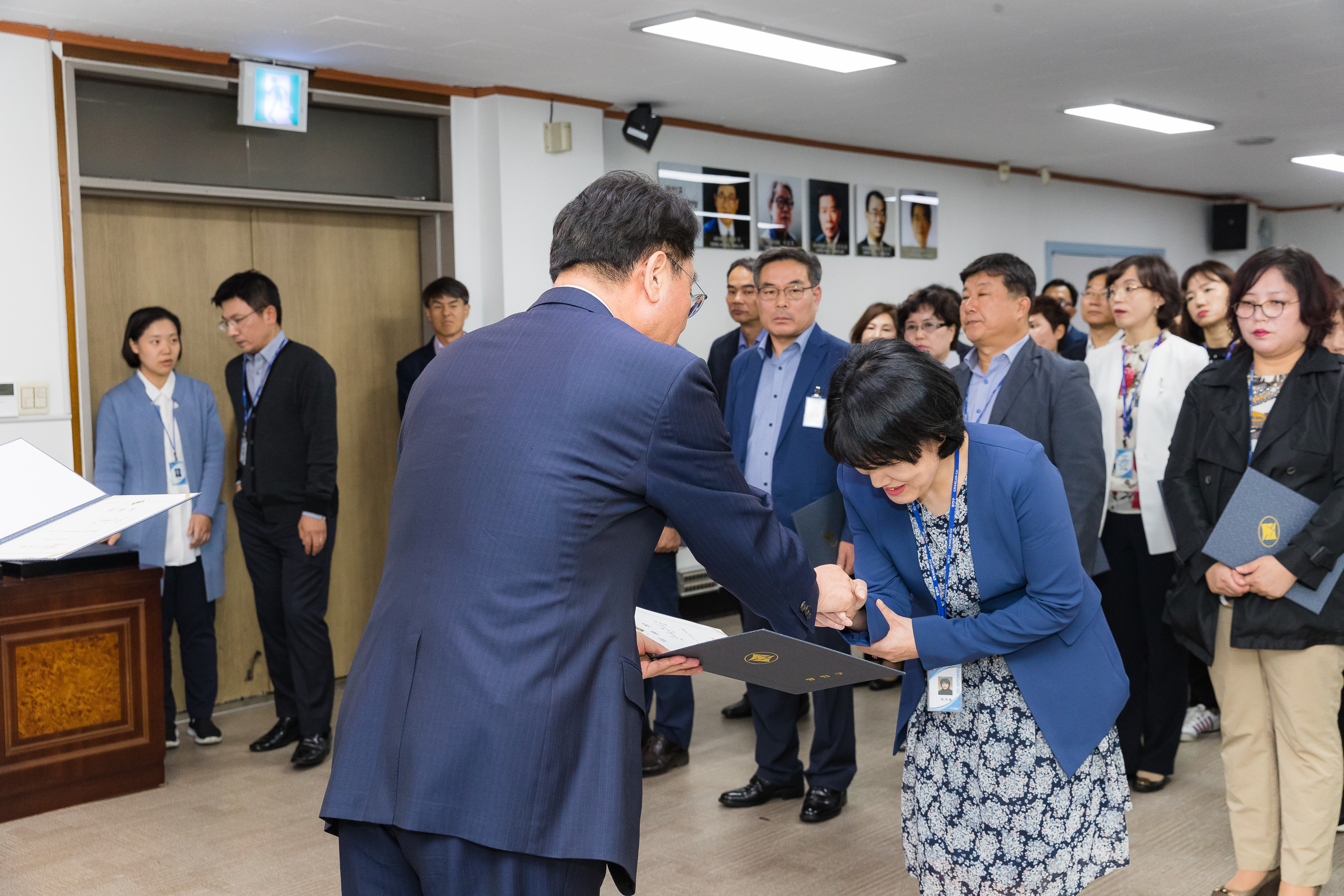 20181005-5급 이하 공무원 임용장 수여식 176300.jpg