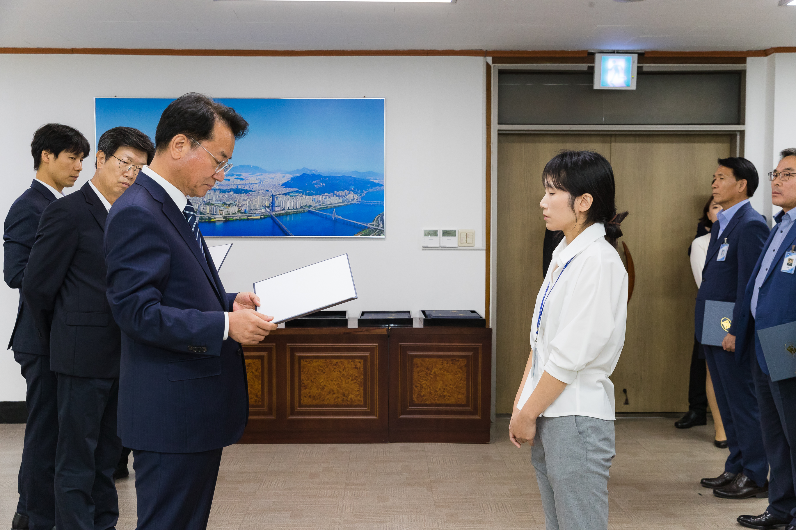 20181005-5급 이하 공무원 임용장 수여식 176302.jpg