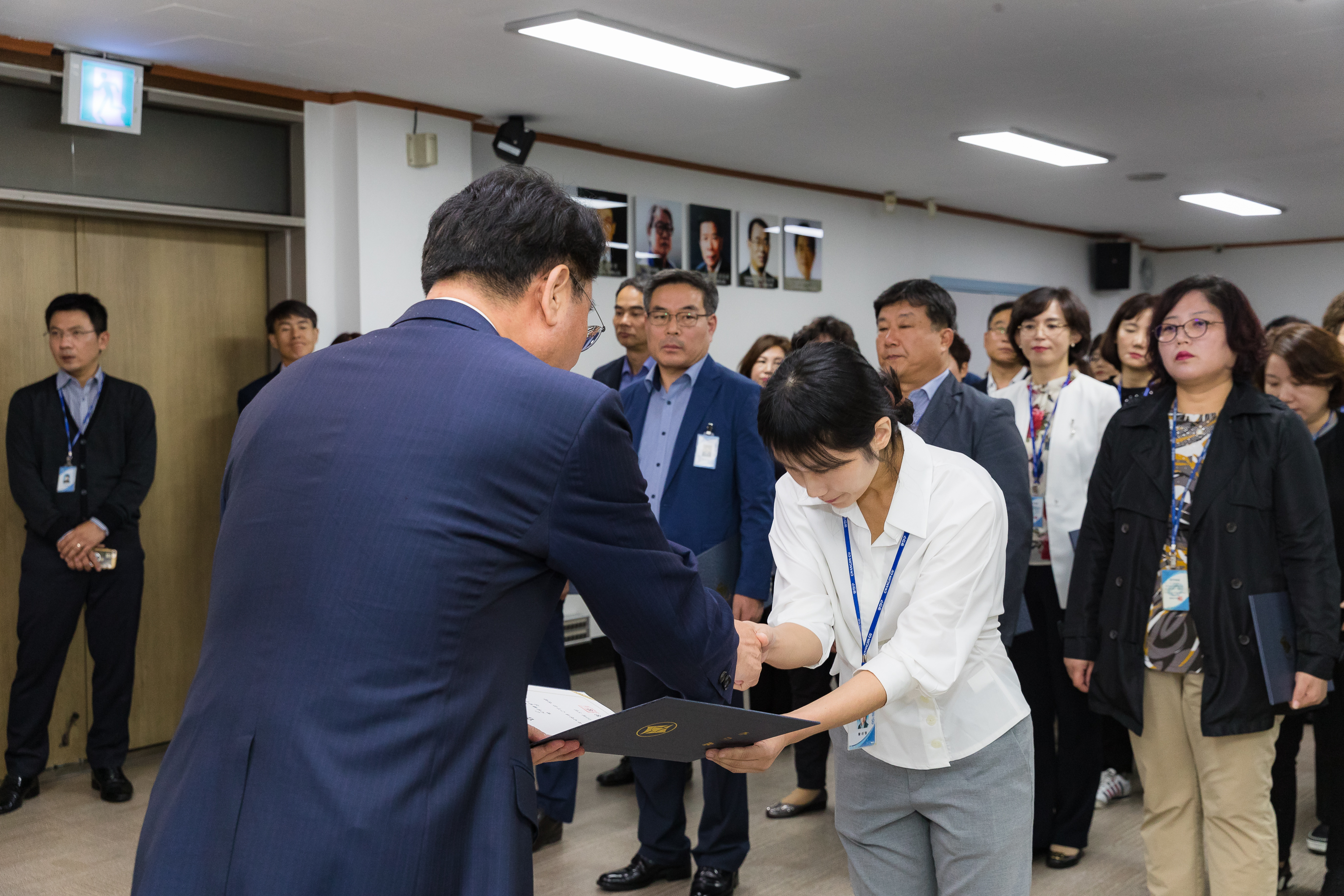 20181005-5급 이하 공무원 임용장 수여식 176303.jpg