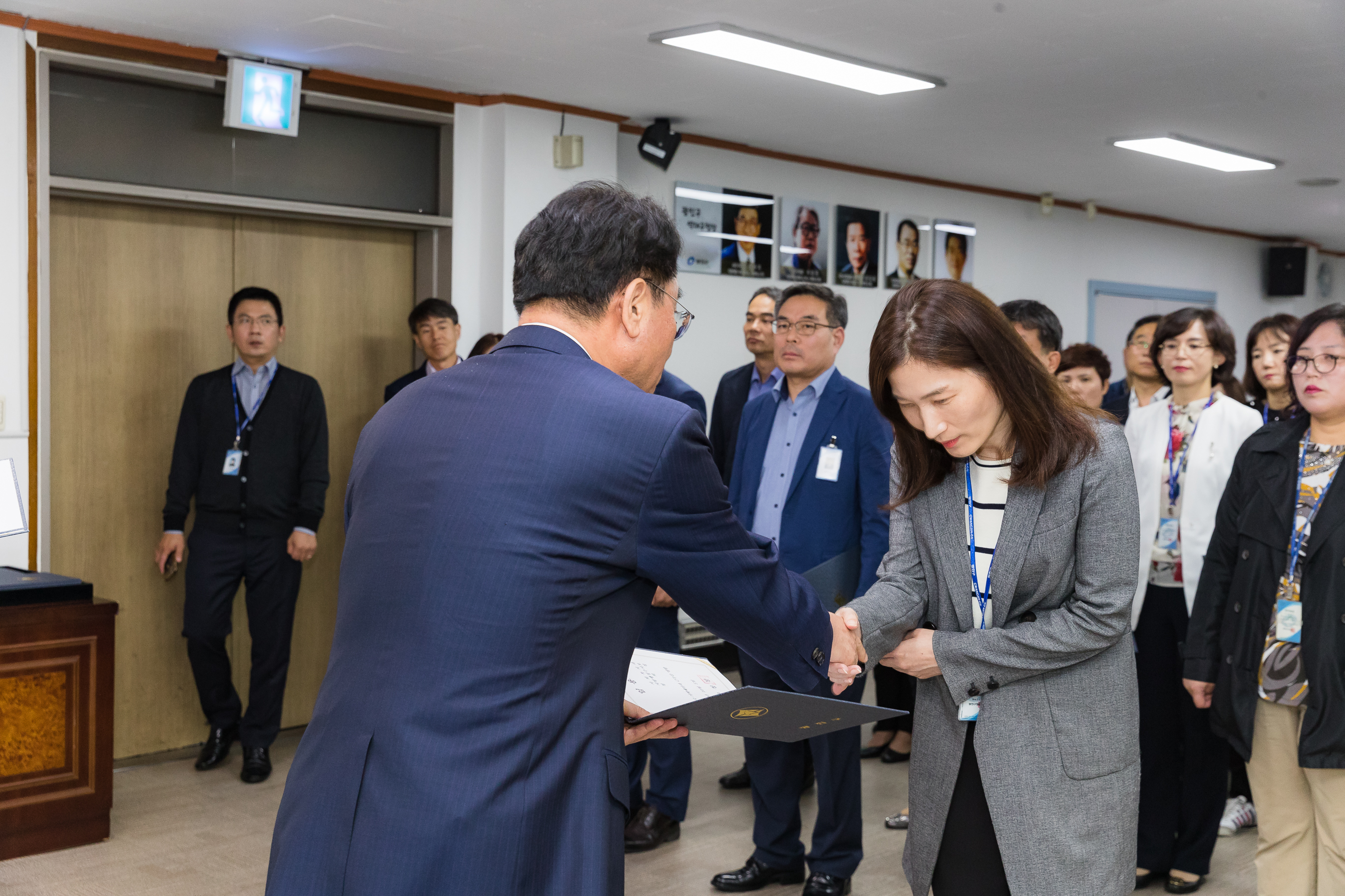 20181005-5급 이하 공무원 임용장 수여식 176306.jpg