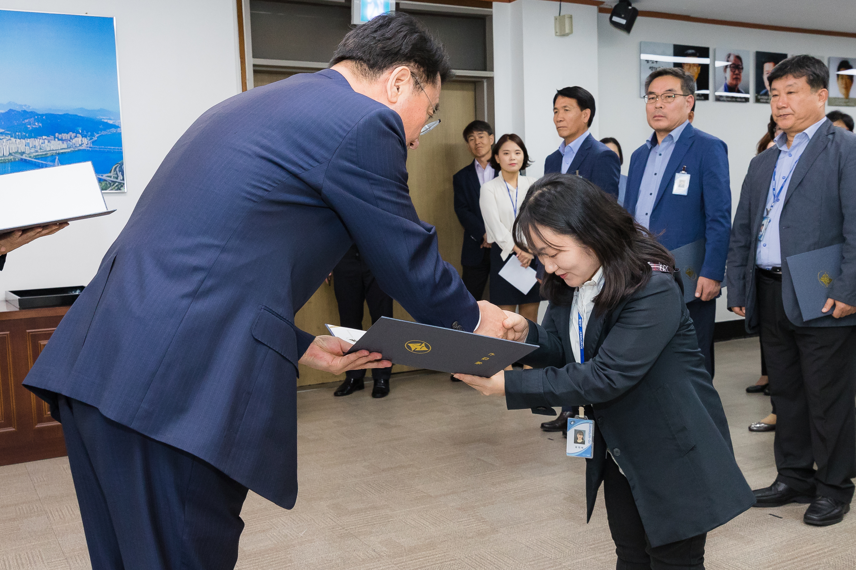 20181005-5급 이하 공무원 임용장 수여식 176309.jpg