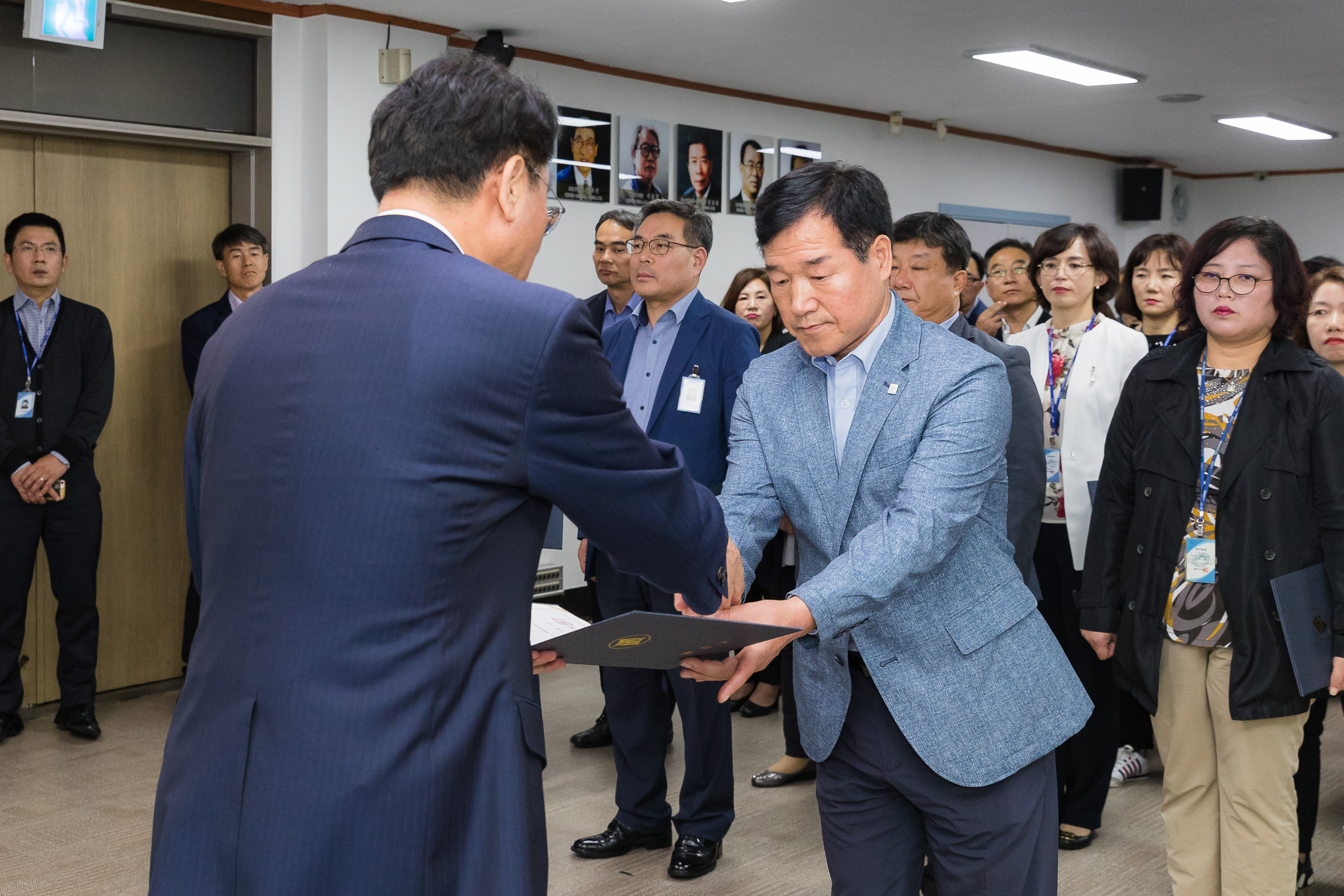 20181005-5급 이하 공무원 임용장 수여식 176312.jpg