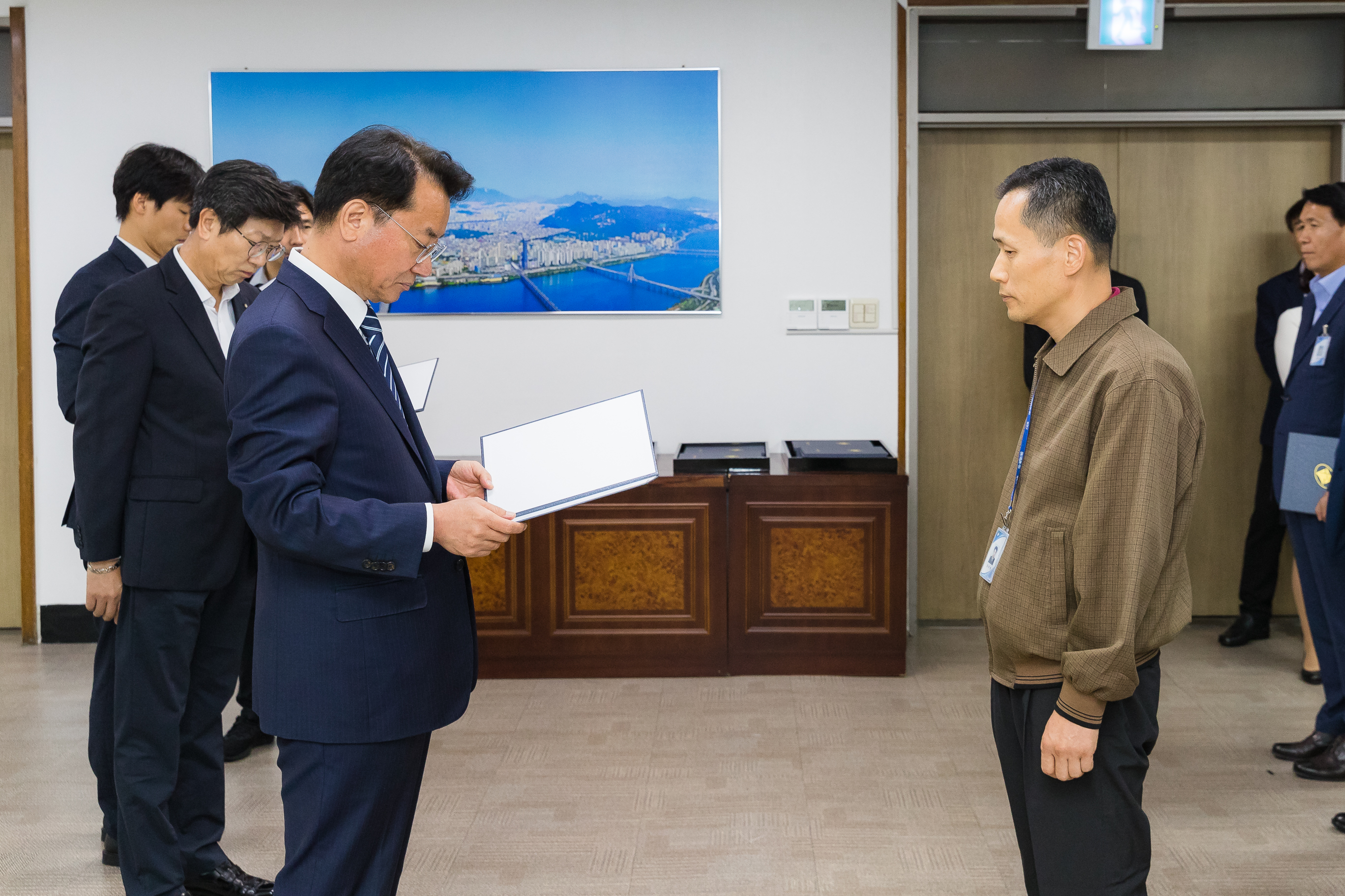 20181005-5급 이하 공무원 임용장 수여식 176314.jpg