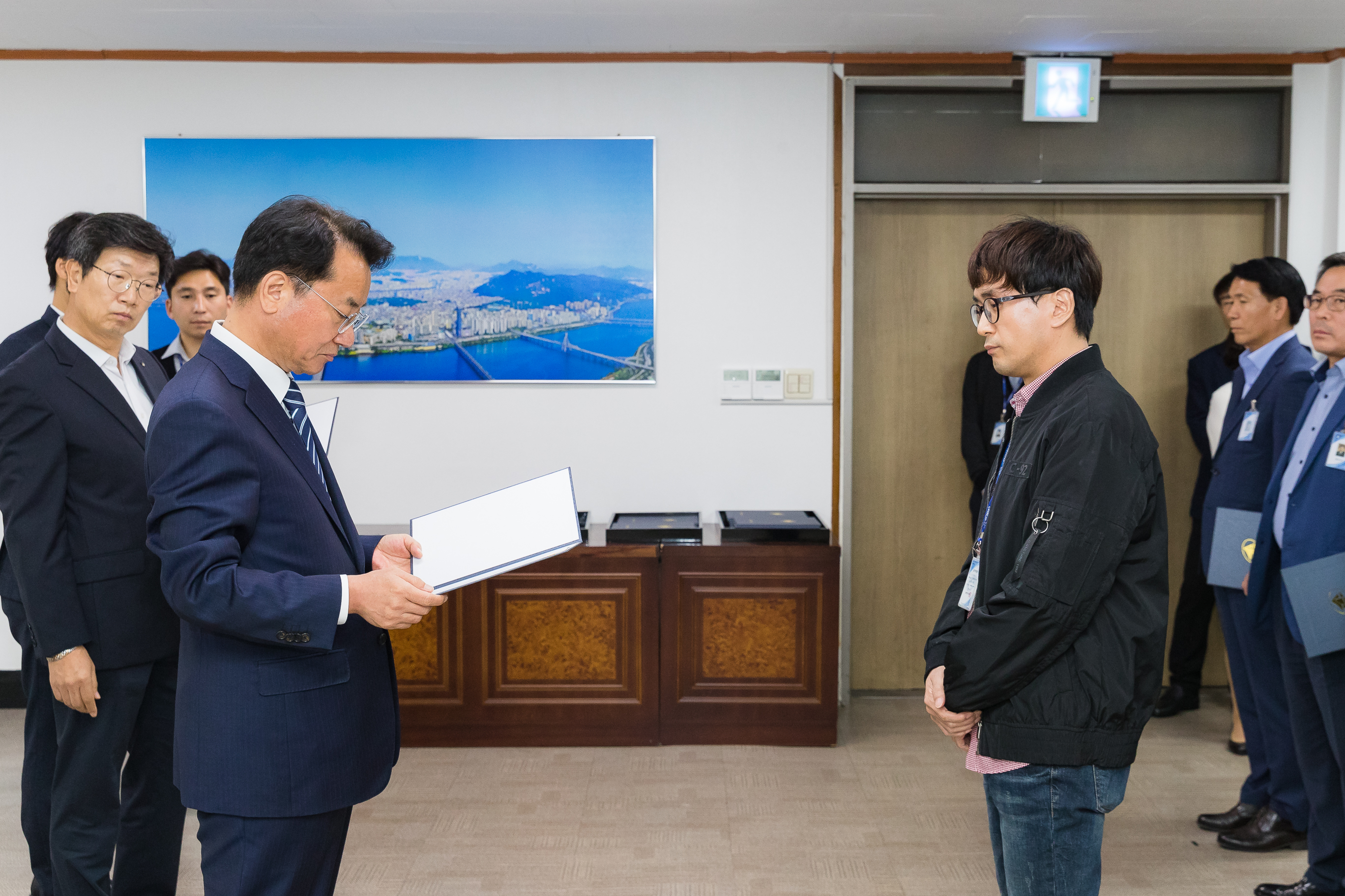 20181005-5급 이하 공무원 임용장 수여식 176317.jpg