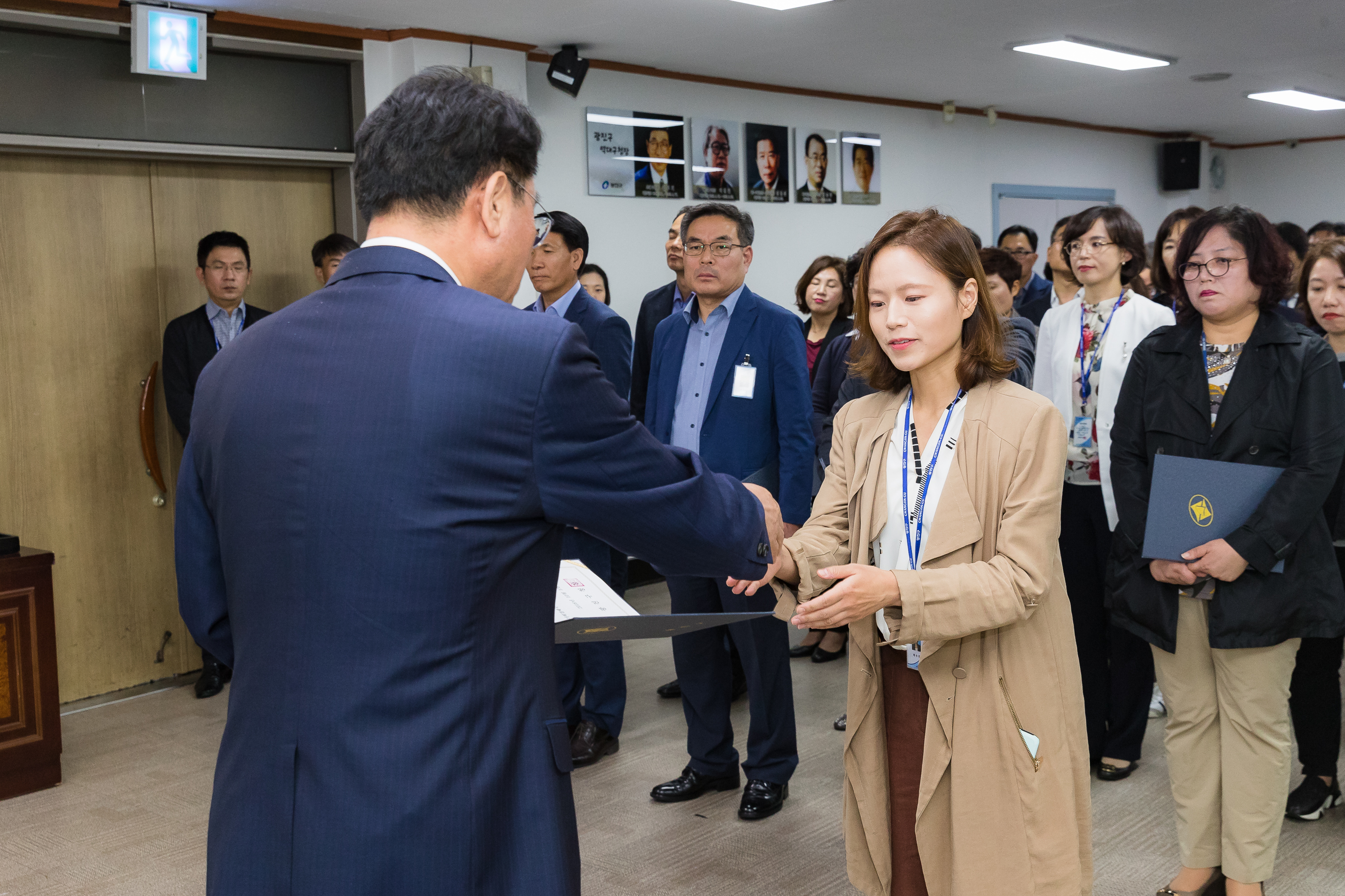 20181005-5급 이하 공무원 임용장 수여식 176403.jpg