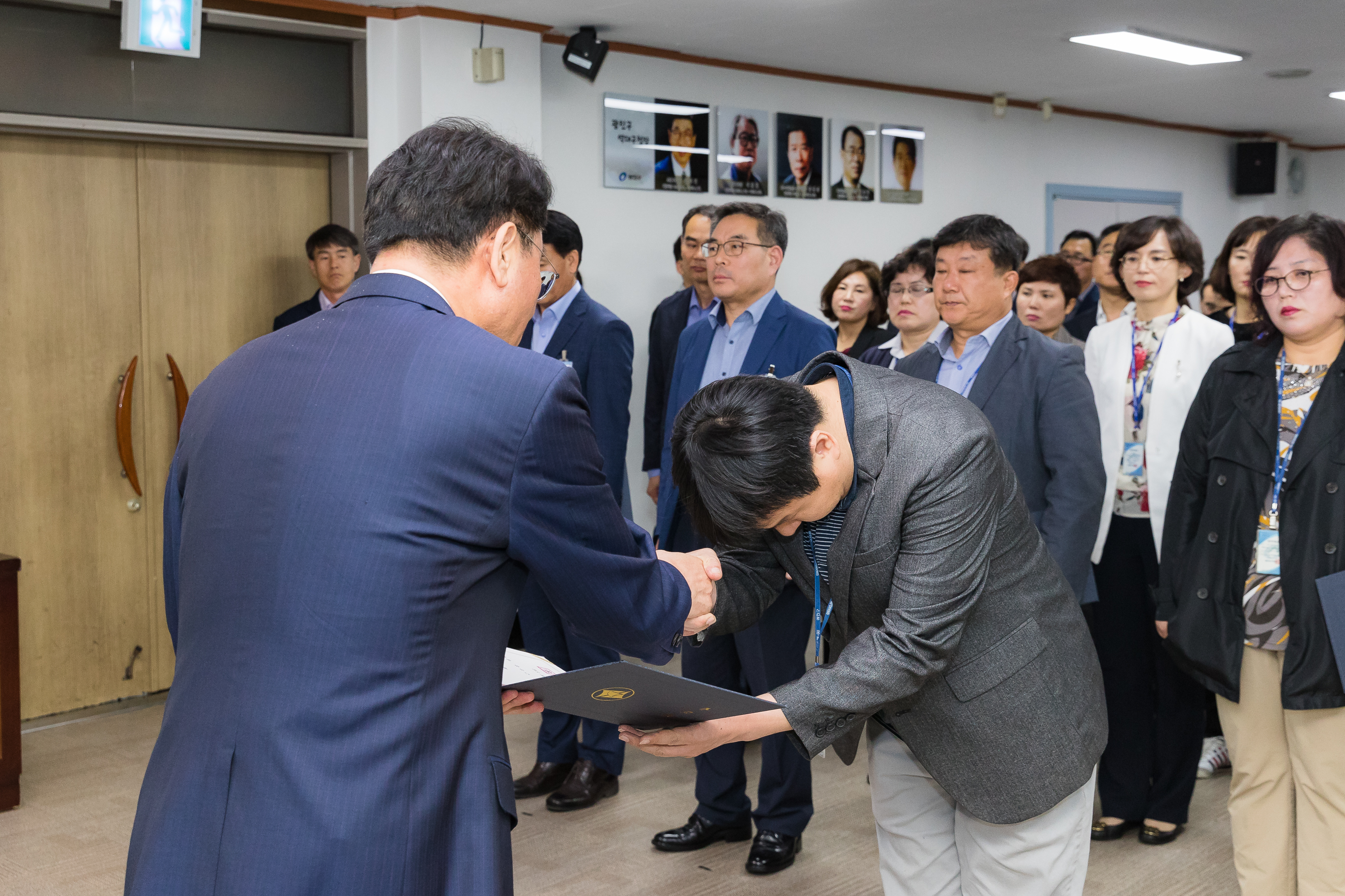 20181005-5급 이하 공무원 임용장 수여식 176341.jpg