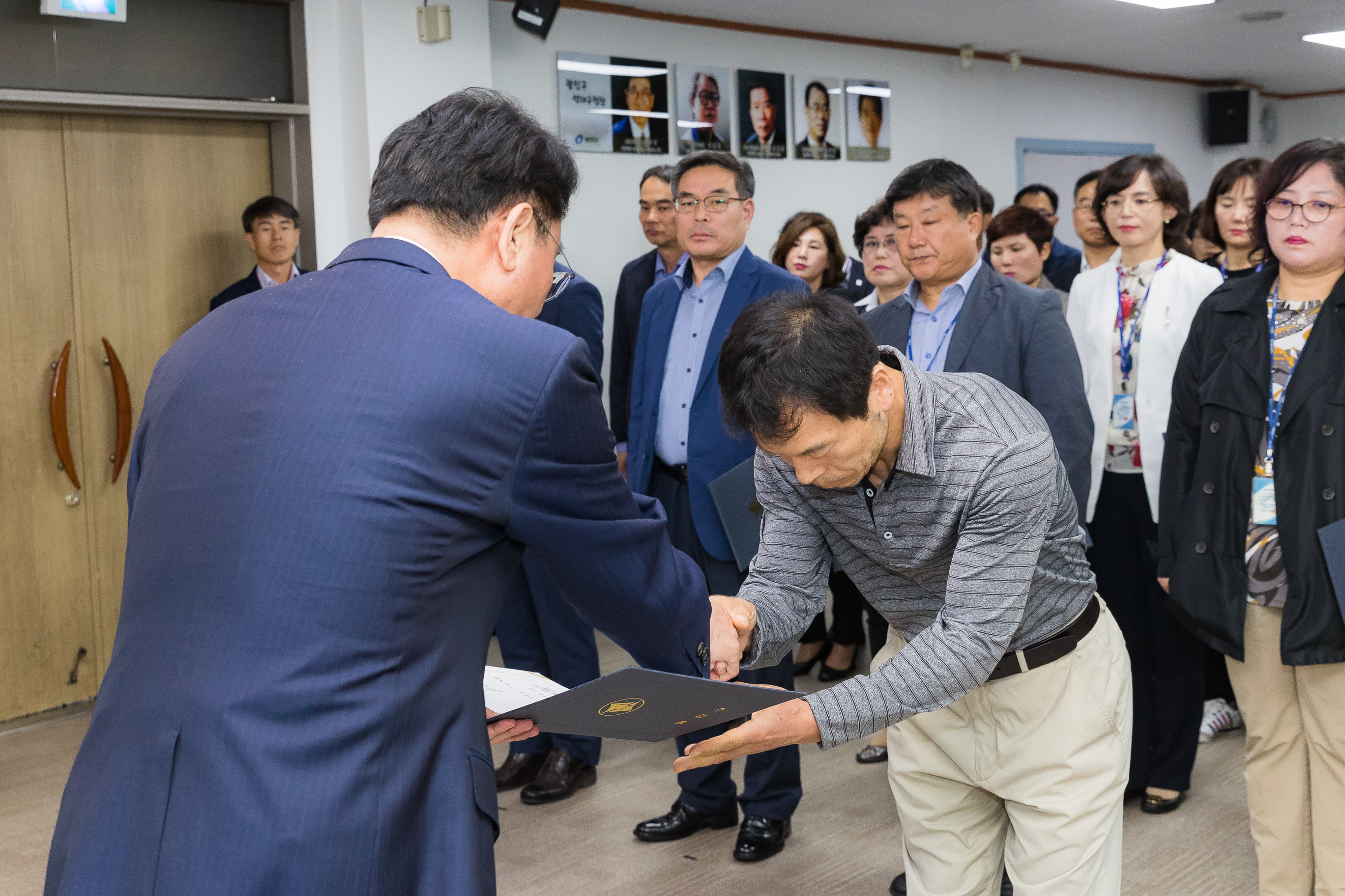 20181005-5급 이하 공무원 임용장 수여식 176347.jpg