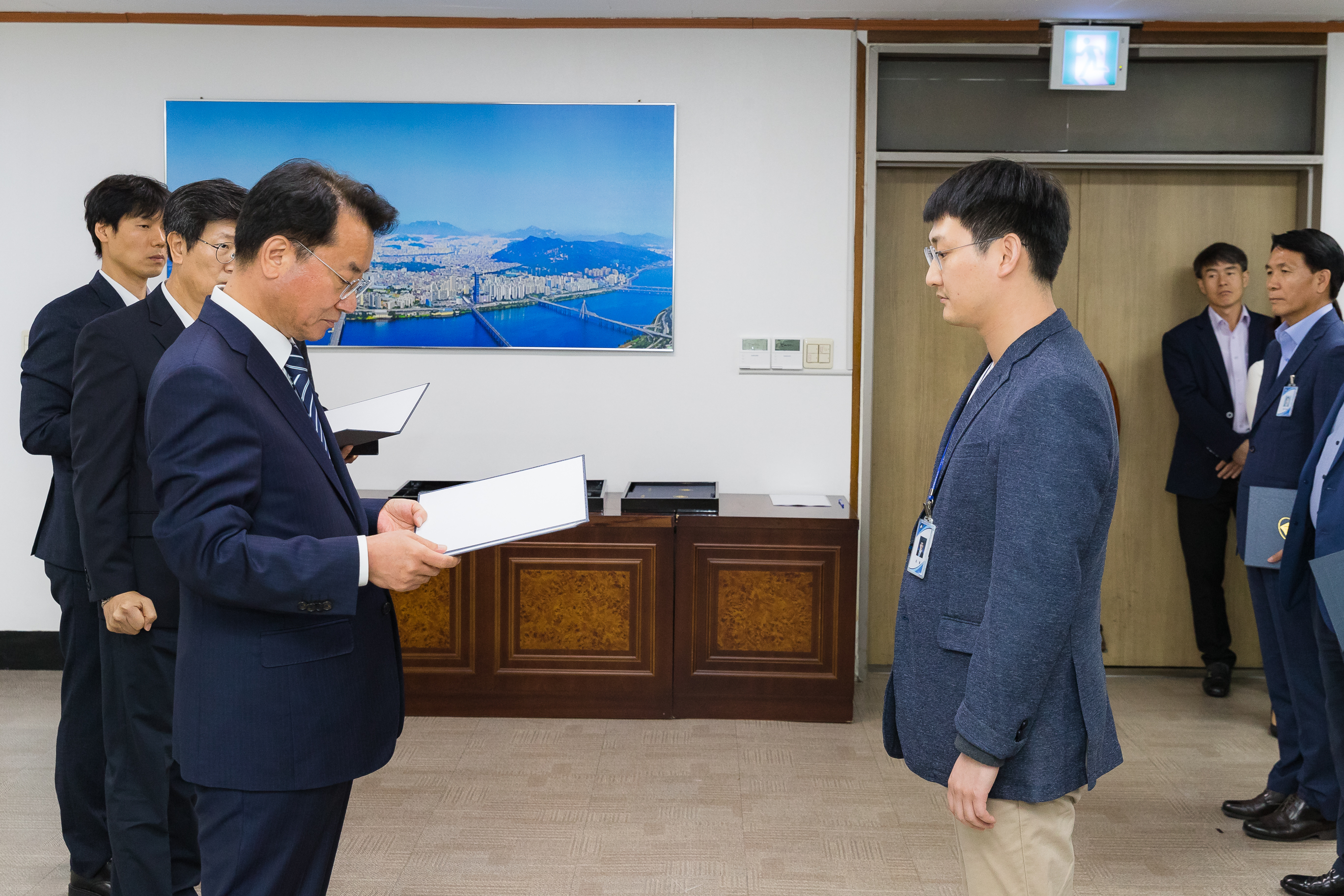 20181005-5급 이하 공무원 임용장 수여식 176355.jpg