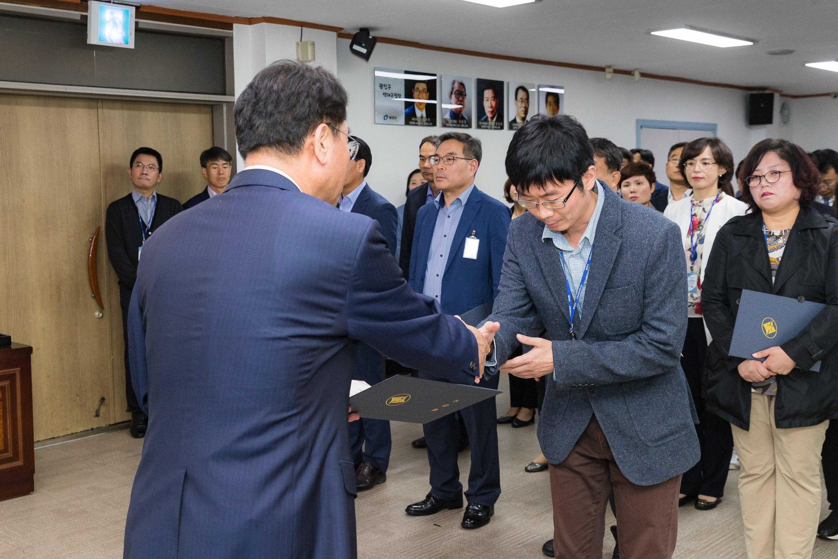 20181005-5급 이하 공무원 임용장 수여식 176406.jpg