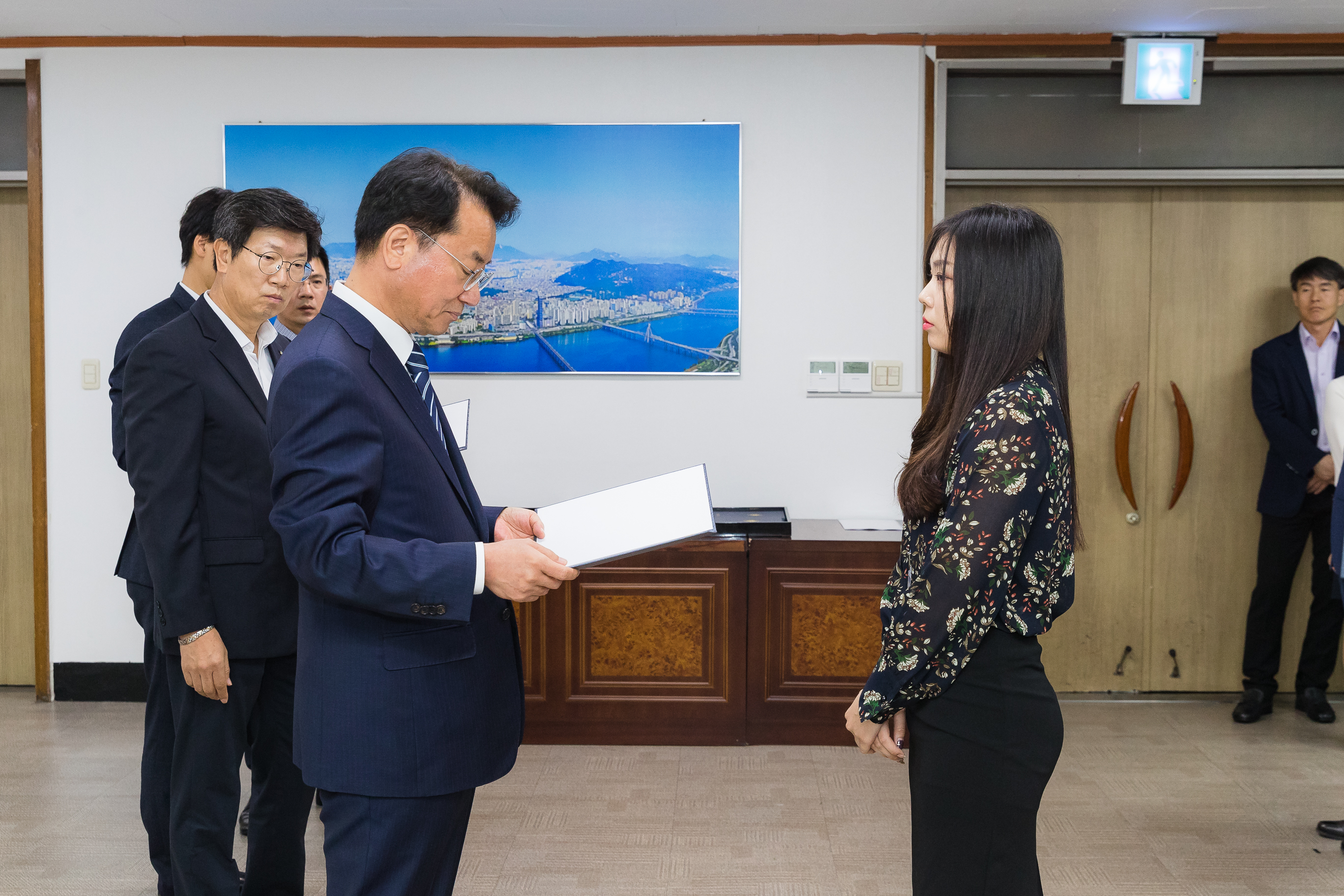 20181005-5급 이하 공무원 임용장 수여식 176361.jpg