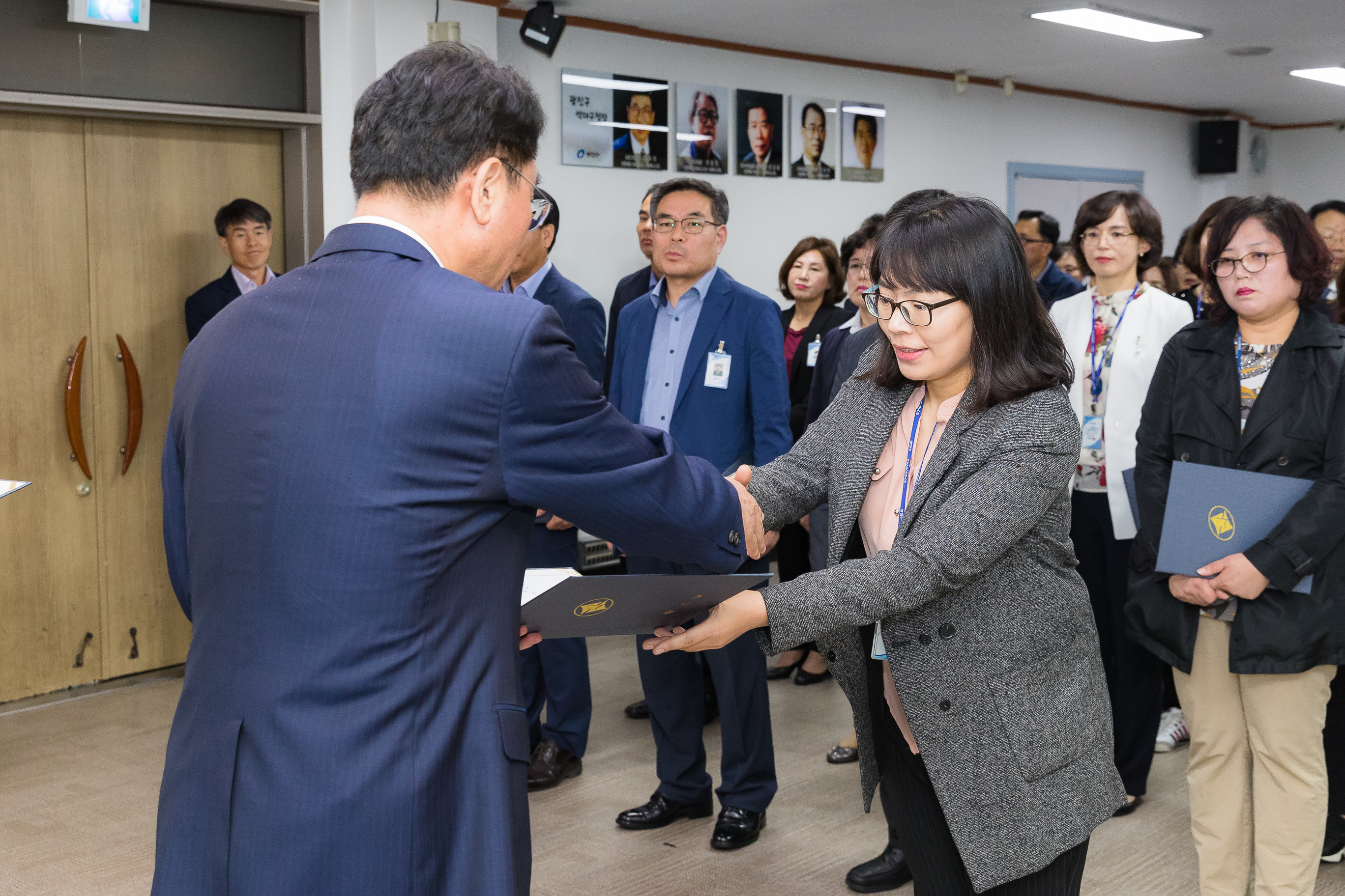 20181005-5급 이하 공무원 임용장 수여식 176365.jpg