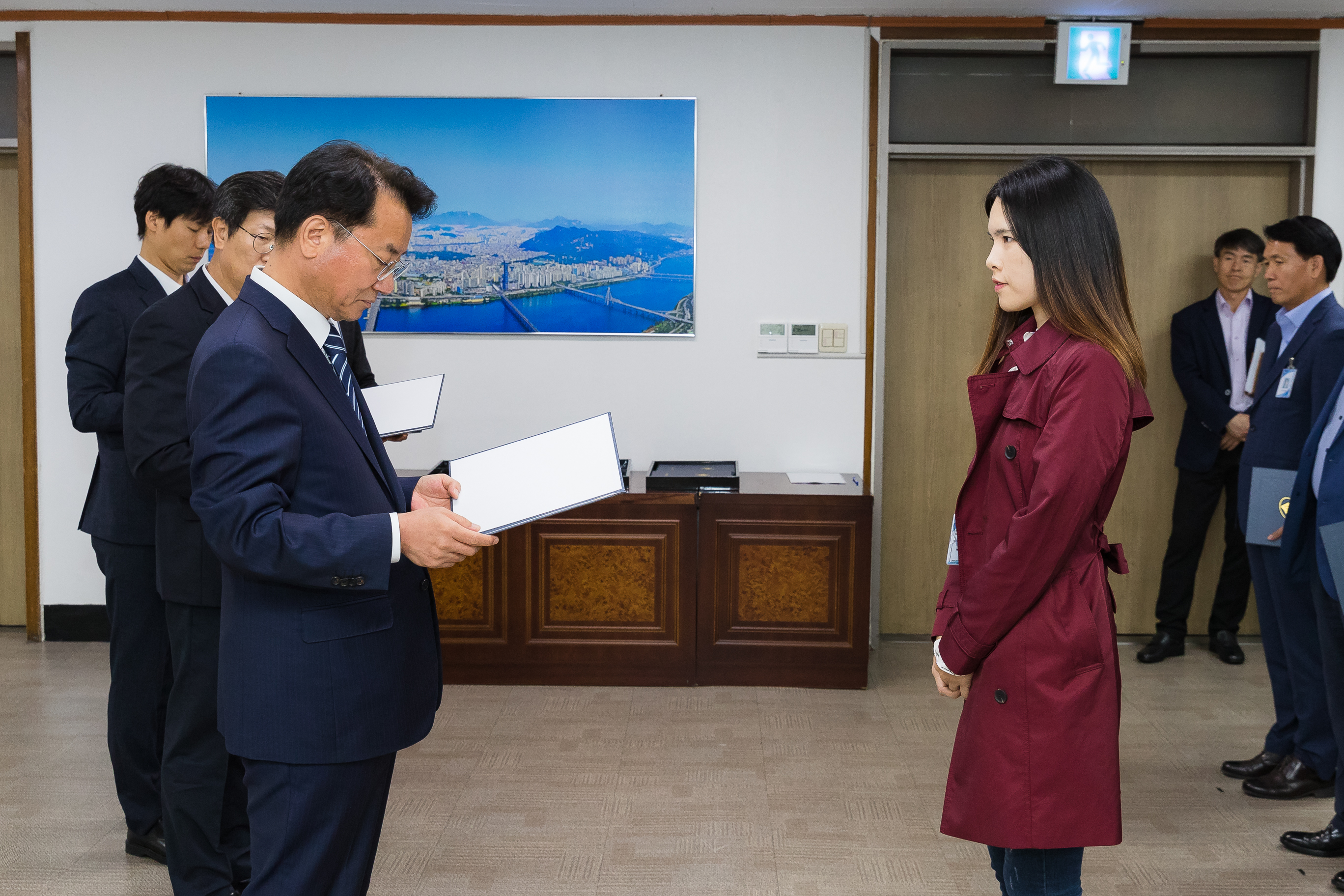 20181005-5급 이하 공무원 임용장 수여식 176372.jpg