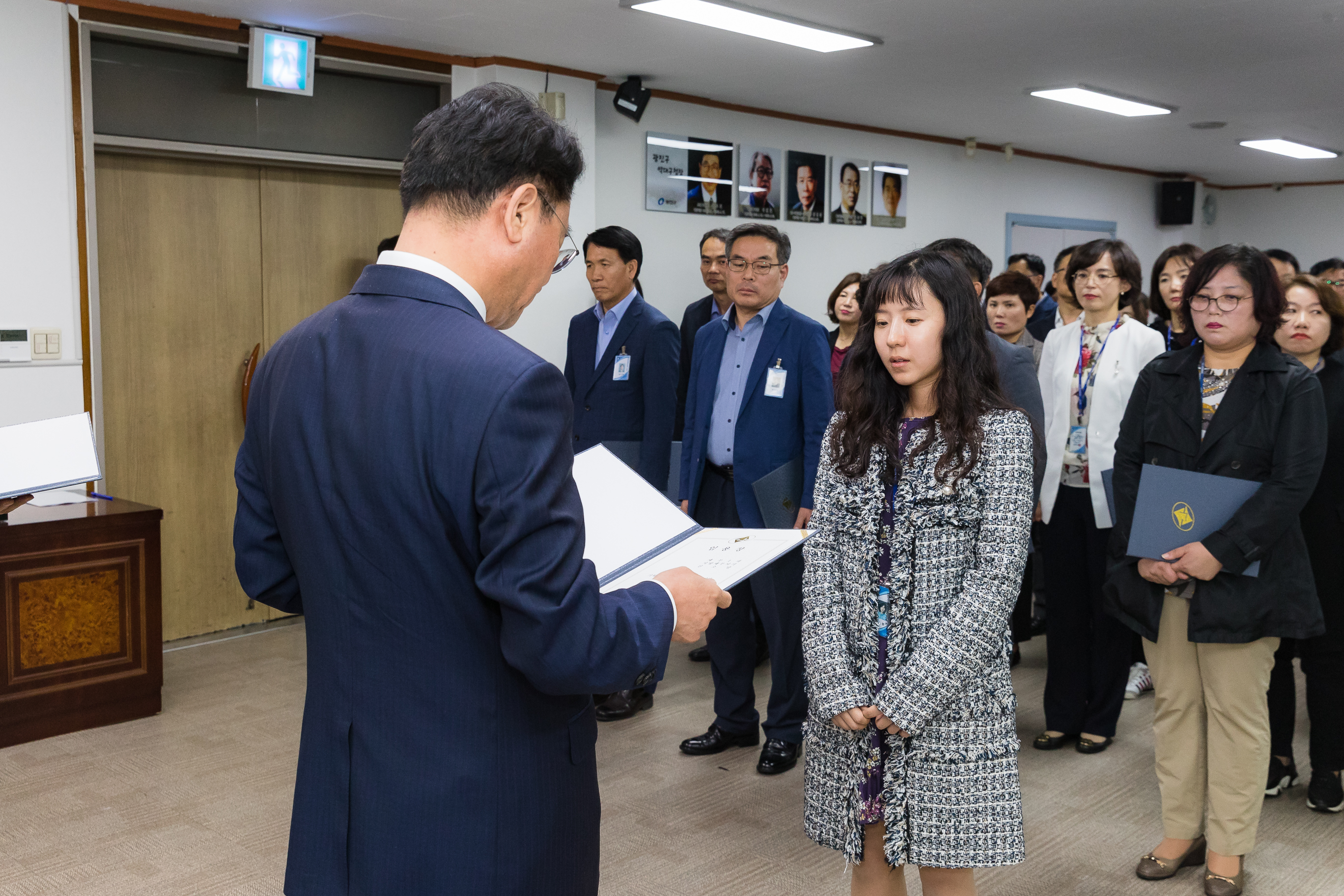 20181005-5급 이하 공무원 임용장 수여식 176374.jpg