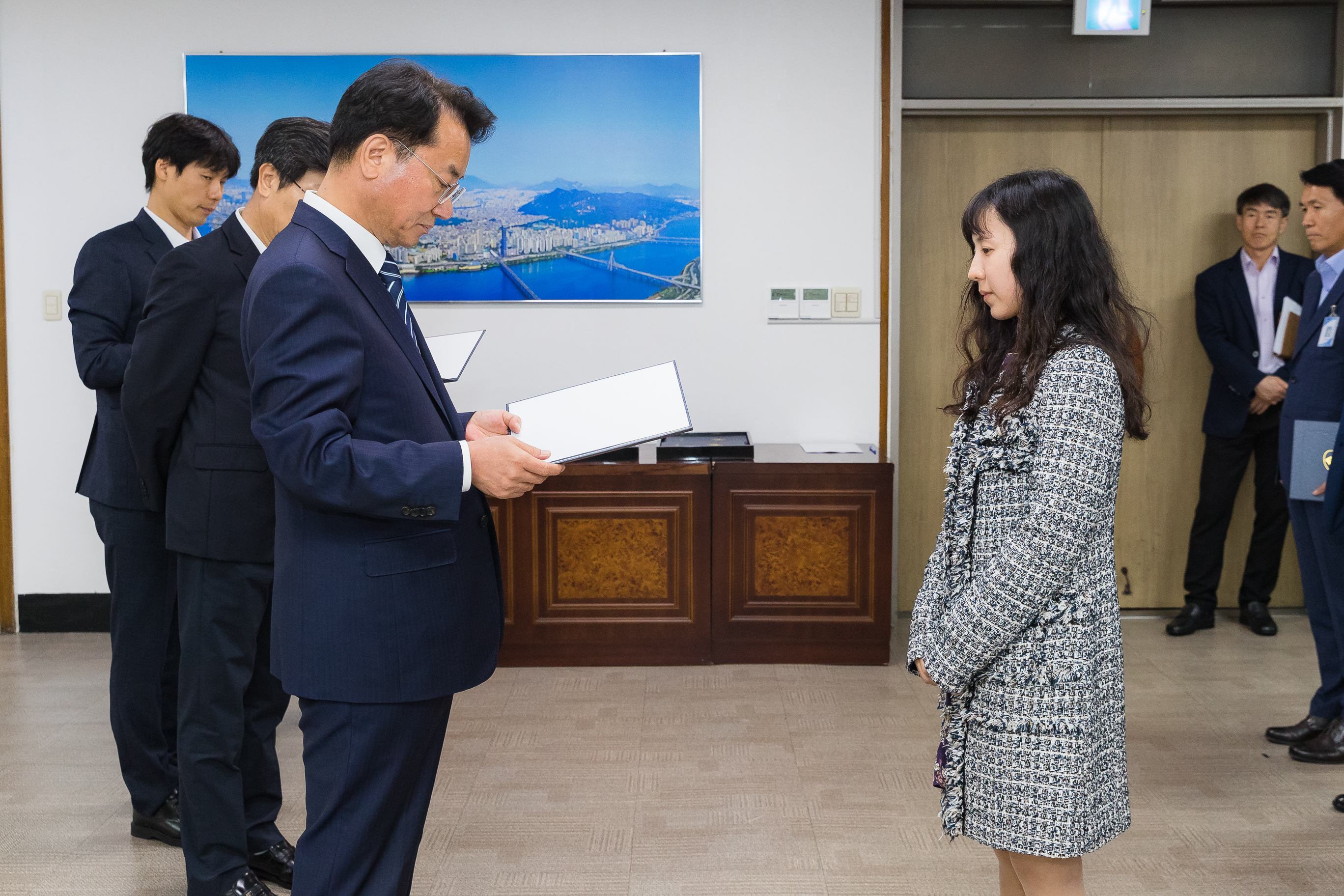 20181005-5급 이하 공무원 임용장 수여식 176375.jpg