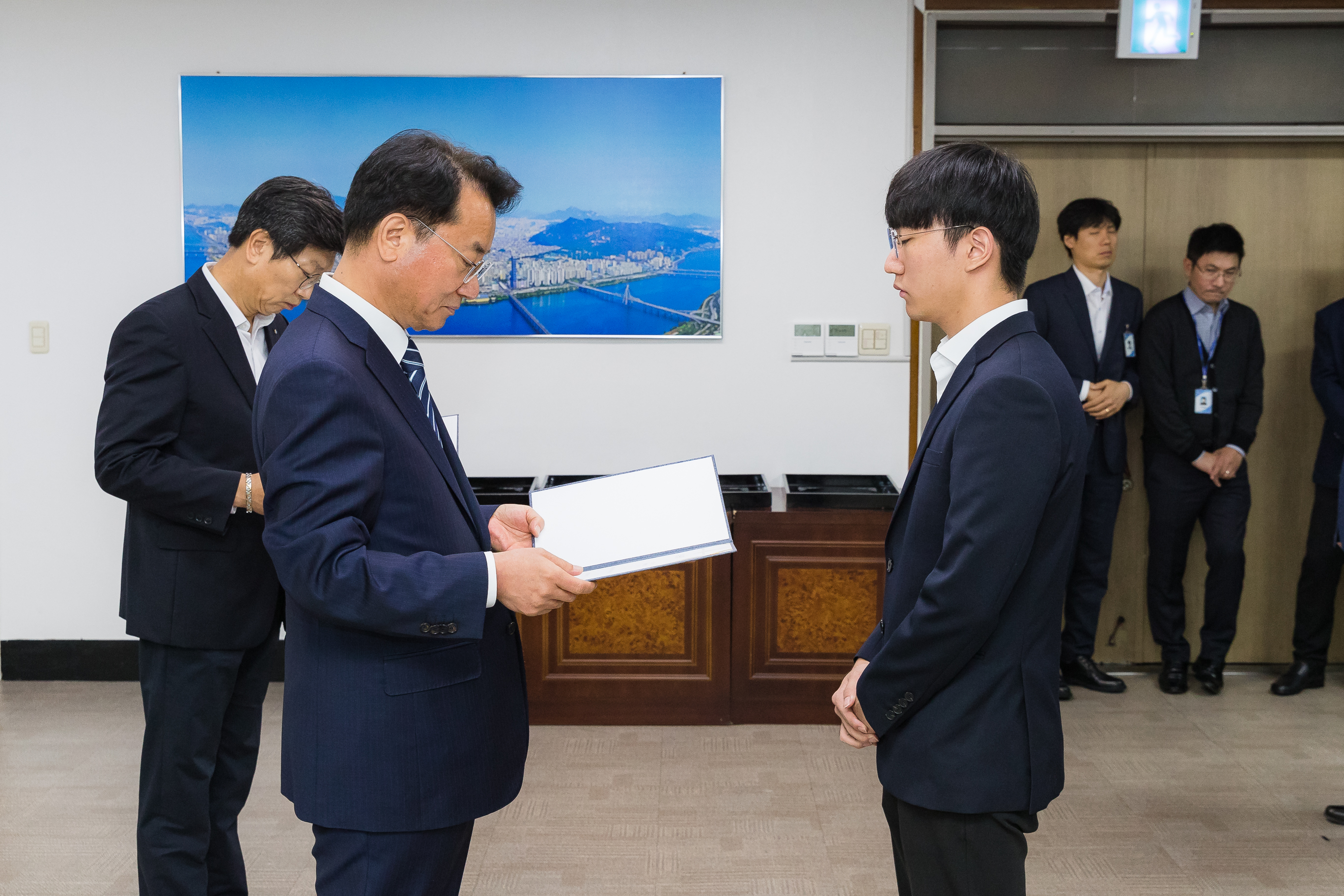 20181005-5급 이하 공무원 임용장 수여식 176408.jpg