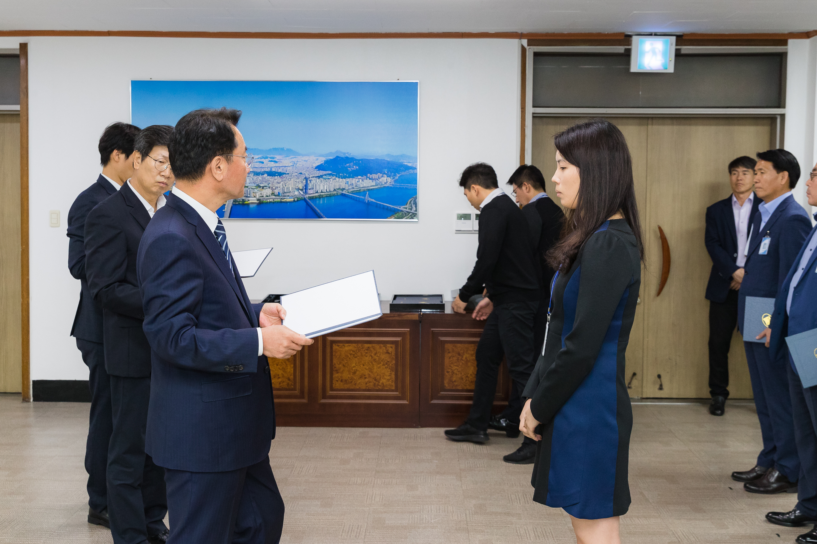20181005-5급 이하 공무원 임용장 수여식 176378.jpg