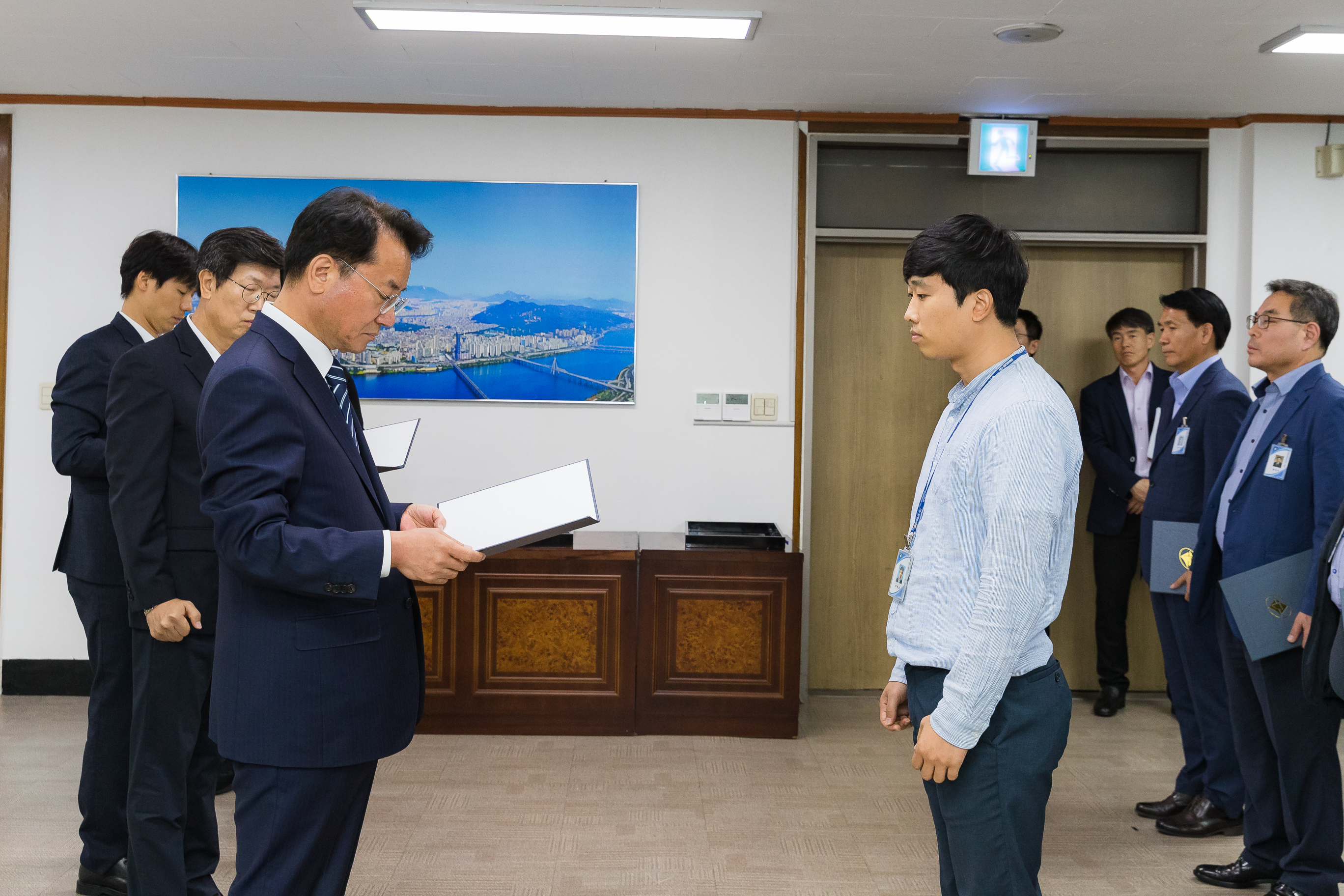 20181005-5급 이하 공무원 임용장 수여식 176381.jpg