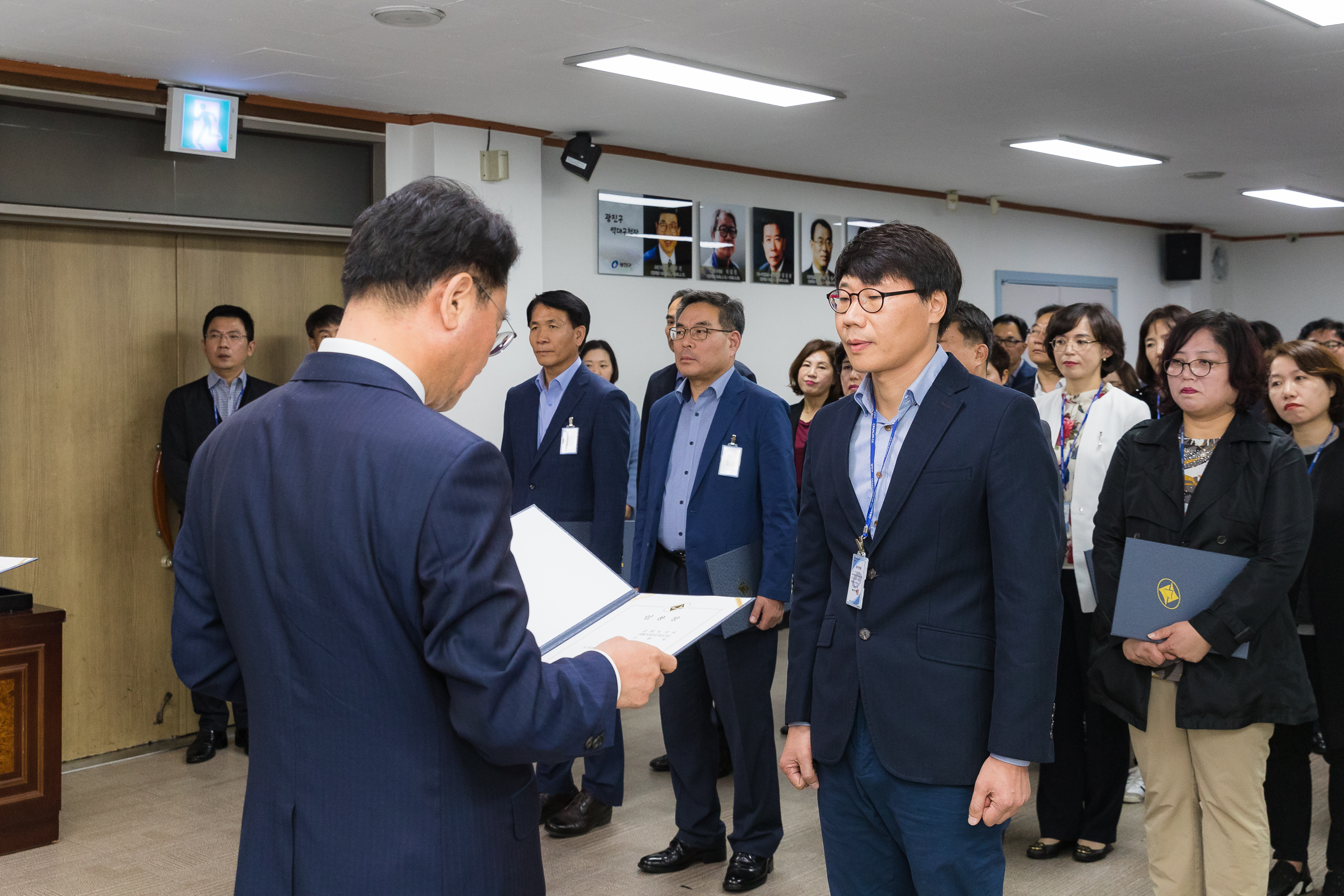 20181005-5급 이하 공무원 임용장 수여식 176383.jpg