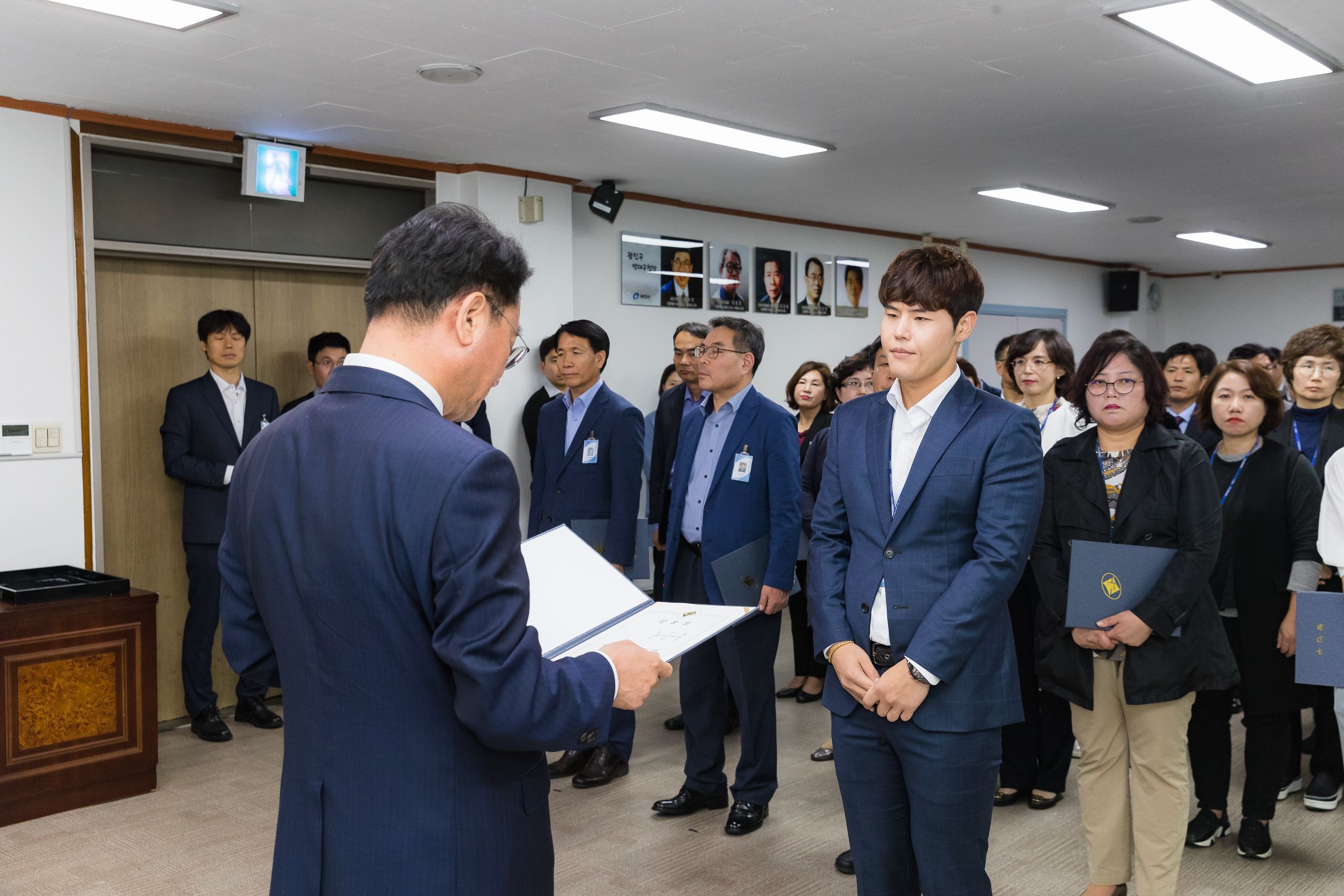20181005-5급 이하 공무원 임용장 수여식 176410.jpg