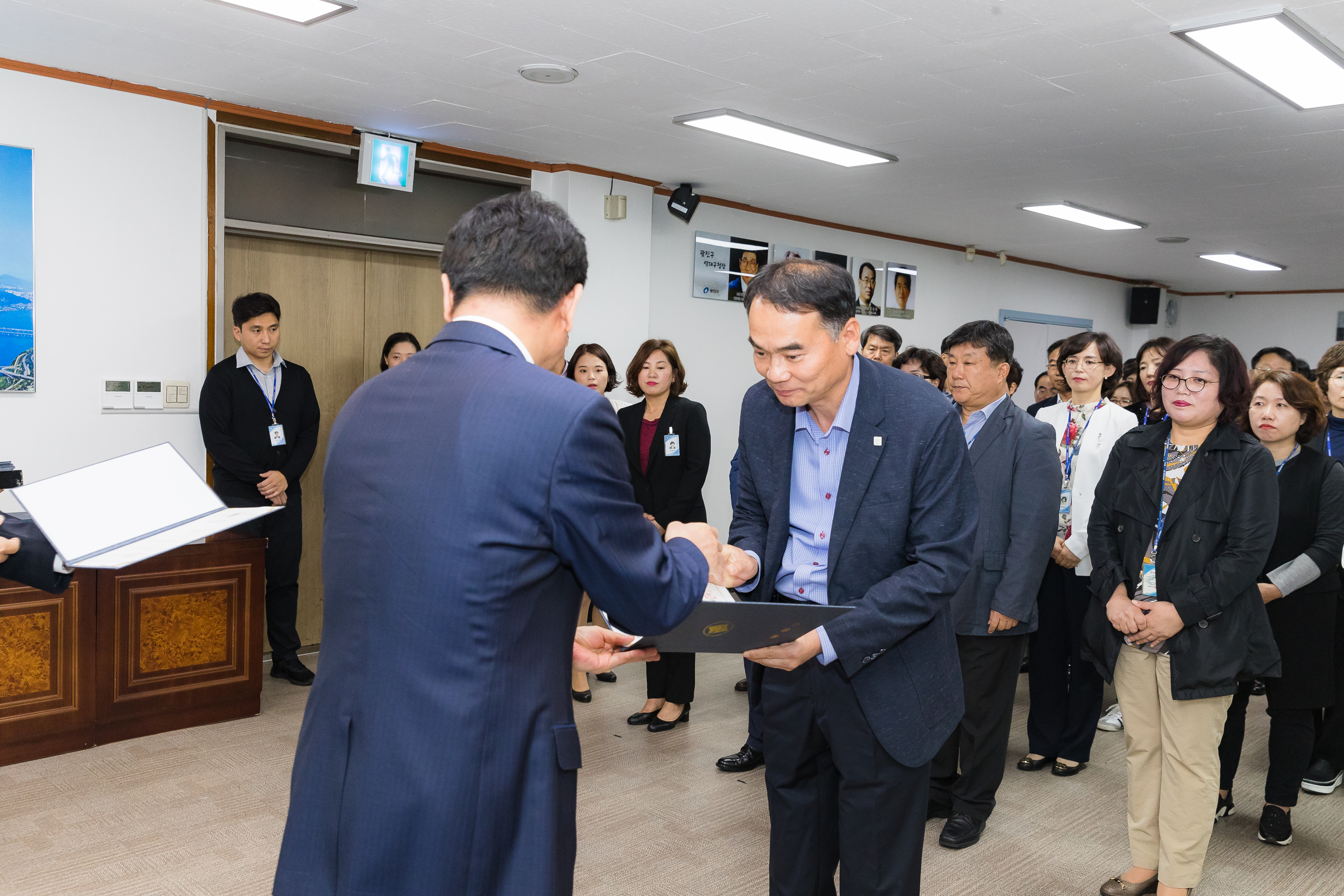 20181005-5급 이하 공무원 임용장 수여식 176169.jpg