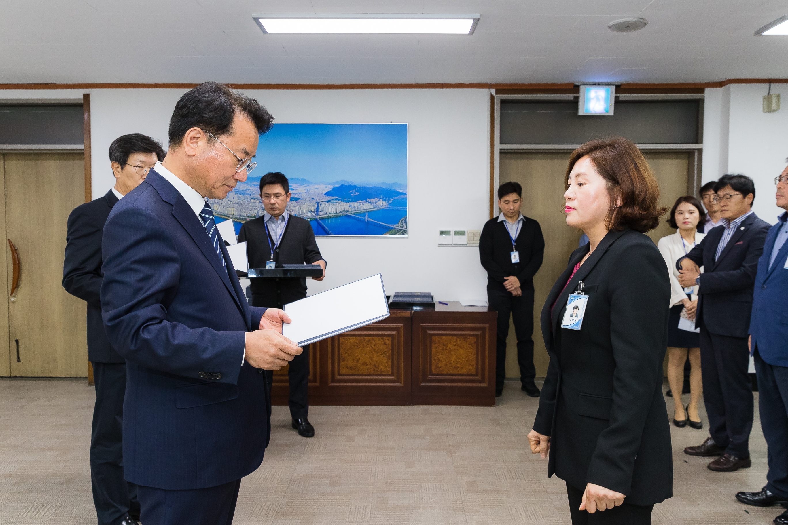 20181005-5급 이하 공무원 임용장 수여식 176171.jpg