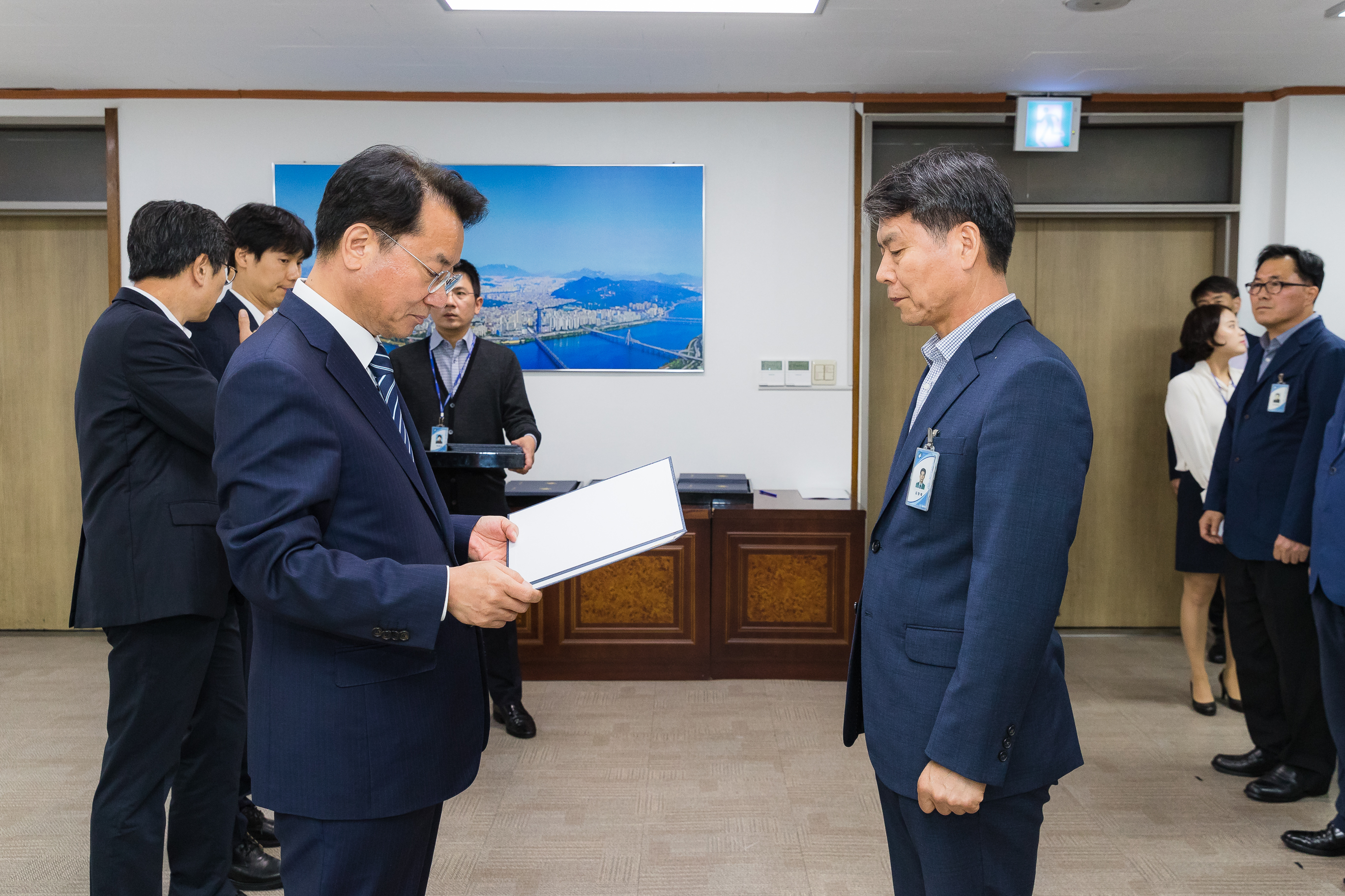 20181005-5급 이하 공무원 임용장 수여식 176176.jpg
