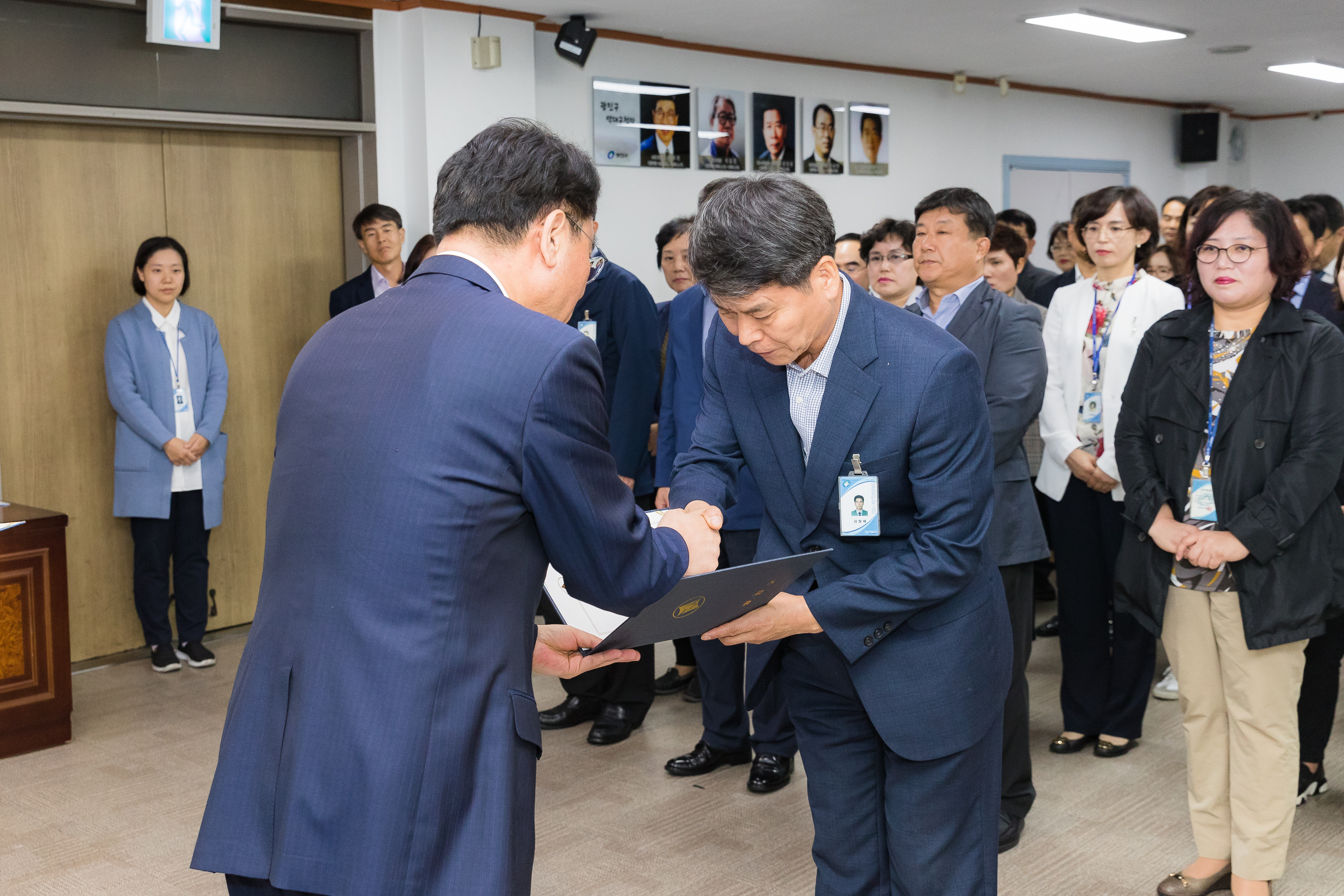 20181005-5급 이하 공무원 임용장 수여식 176178.jpg