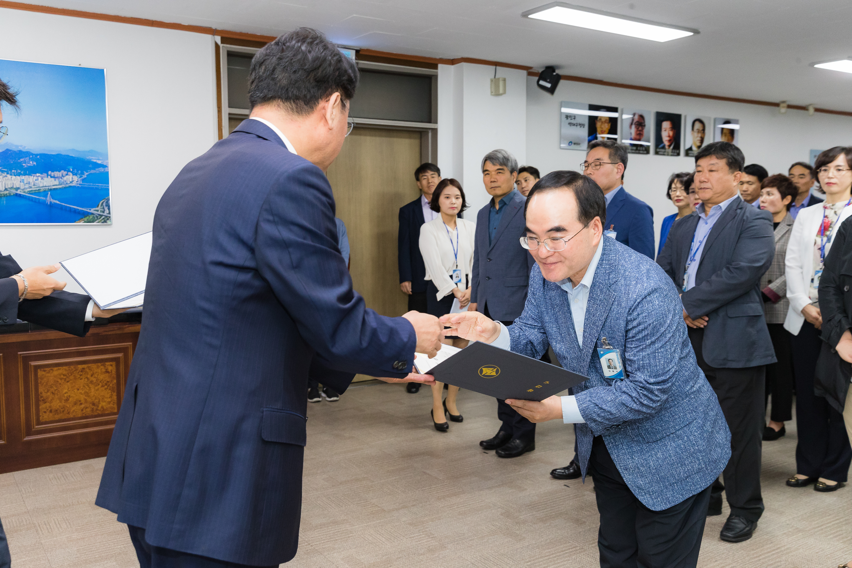 20181005-5급 이하 공무원 임용장 수여식 176186.jpg