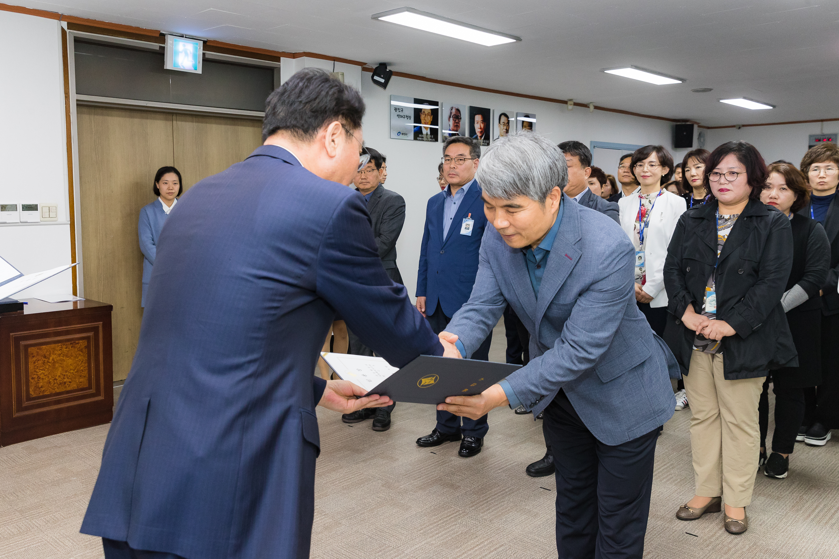 20181005-5급 이하 공무원 임용장 수여식 176189.jpg