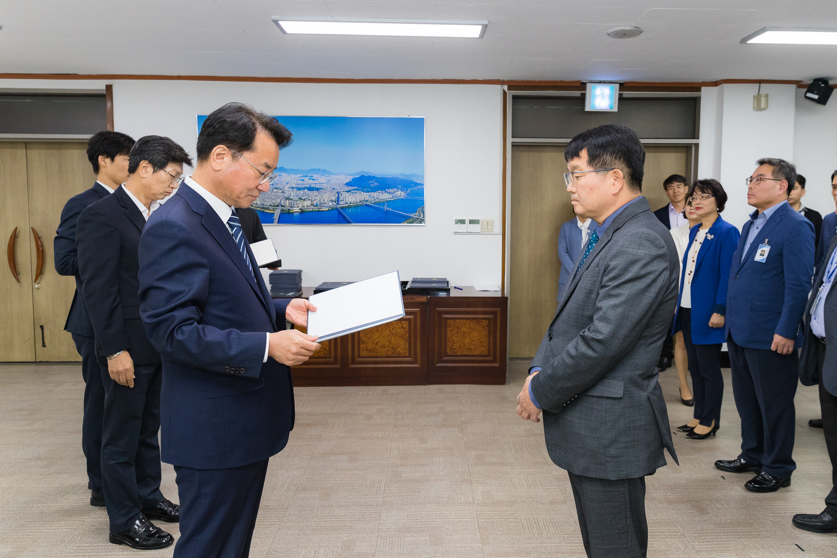 20181005-5급 이하 공무원 임용장 수여식 176191.jpg