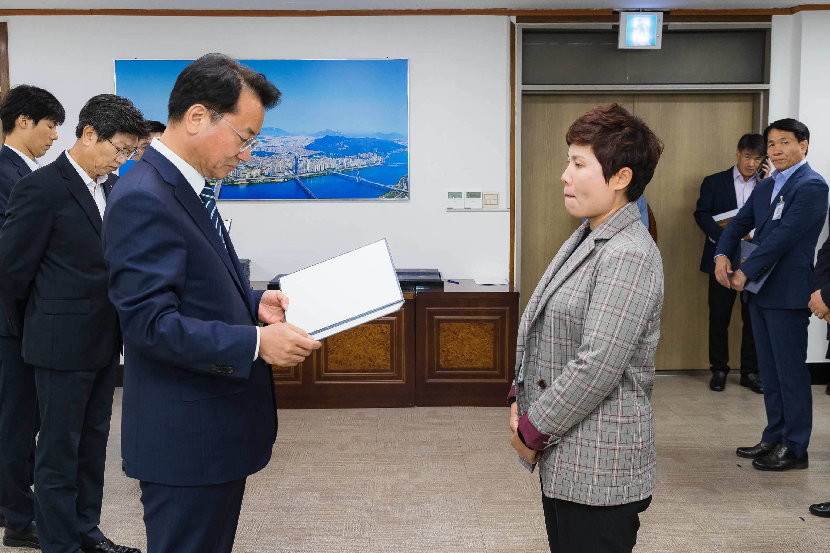 20181005-5급 이하 공무원 임용장 수여식 176202.jpg