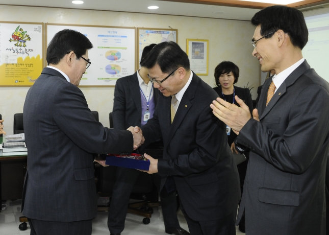 20140117-아차산 해맞이 축제 유공자 감사패 수여 95706.JPG