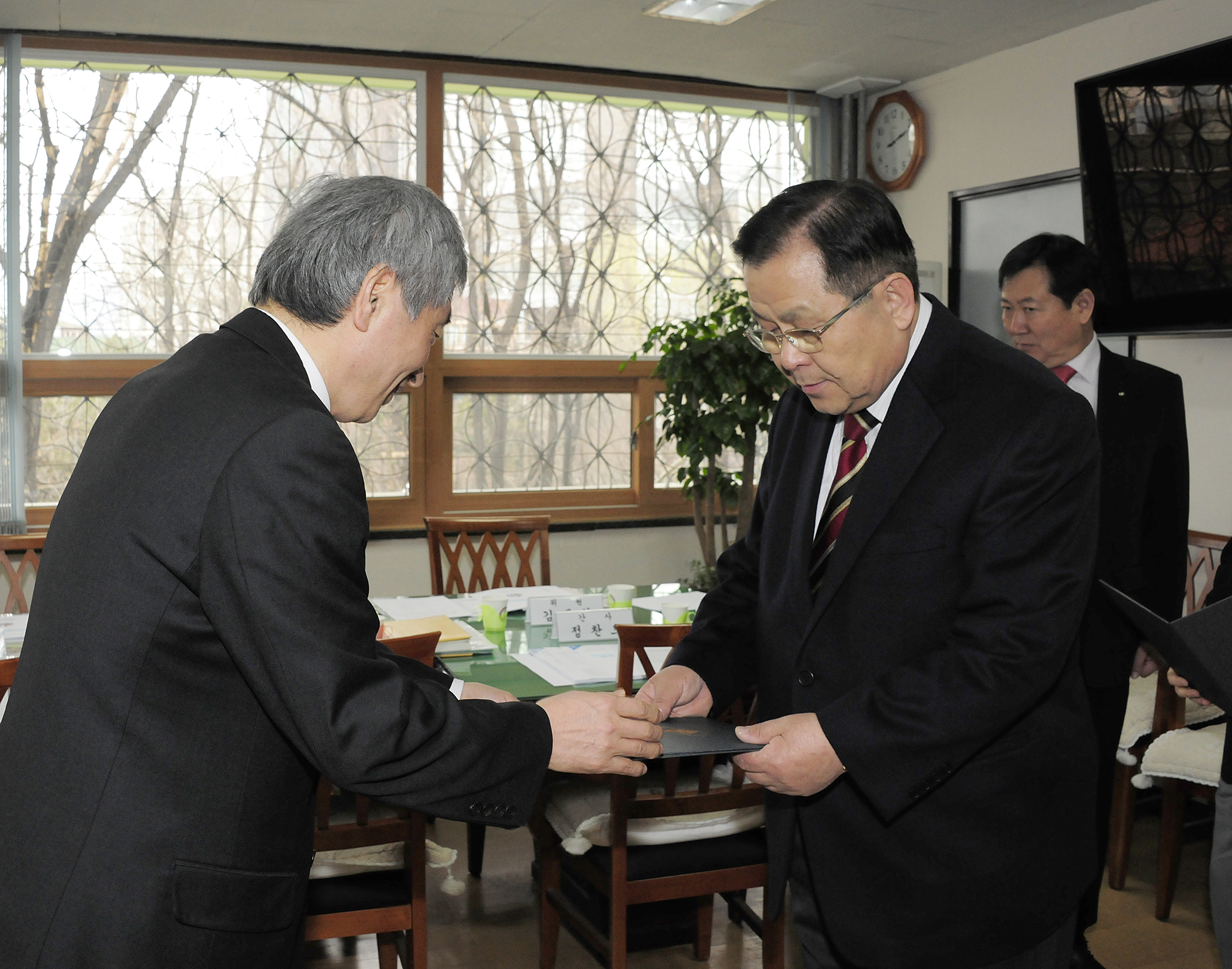 20120327-중소기업육성기금 운용 심의회 위원 위촉장 수여 51505.JPG