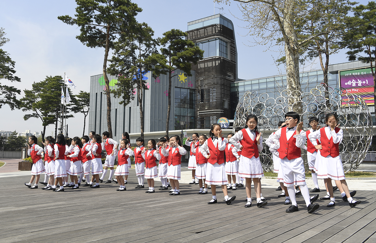 20180425-아우룸합창단 서울동화축제 버스킹 172518.jpg