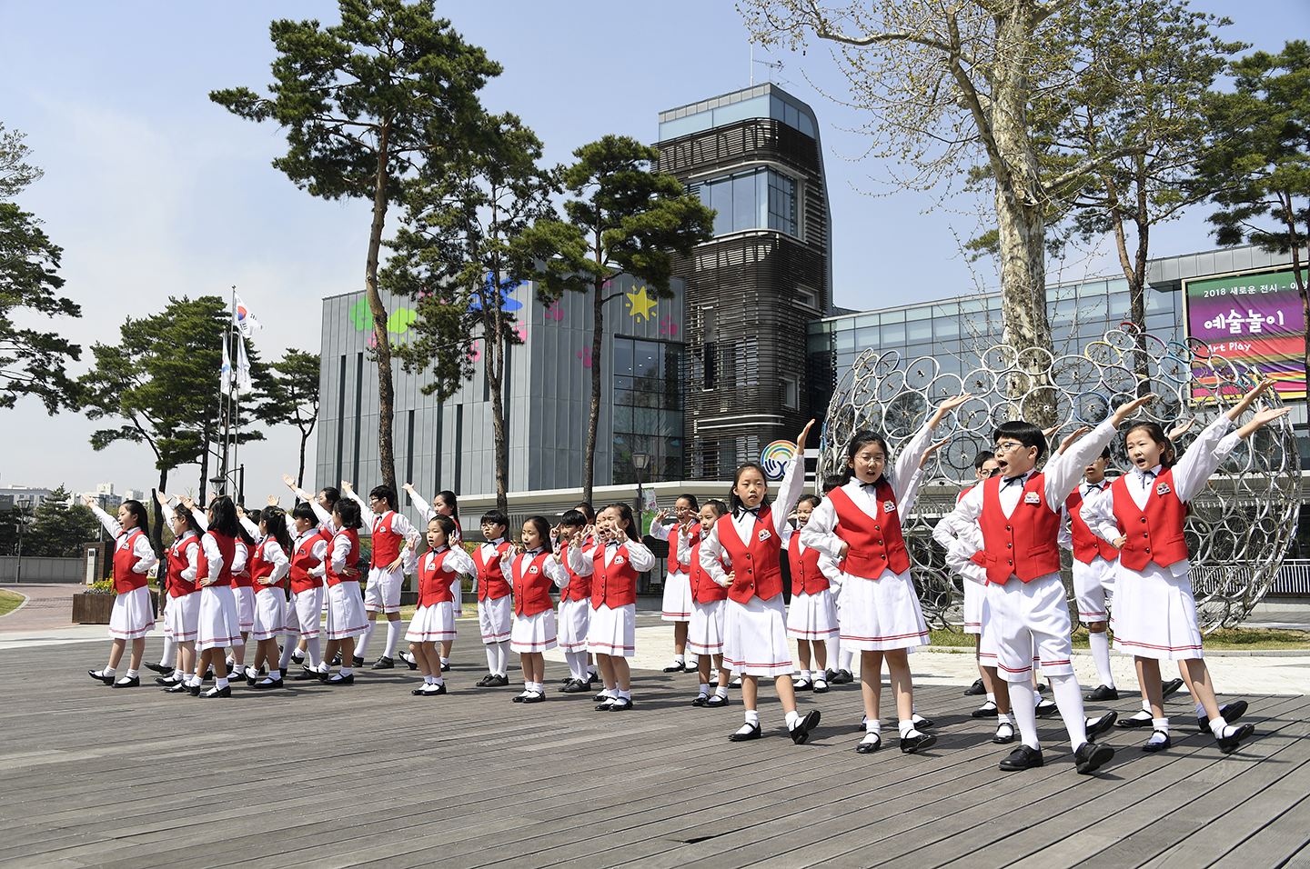 20180425-아우룸합창단 서울동화축제 버스킹 172519.jpg