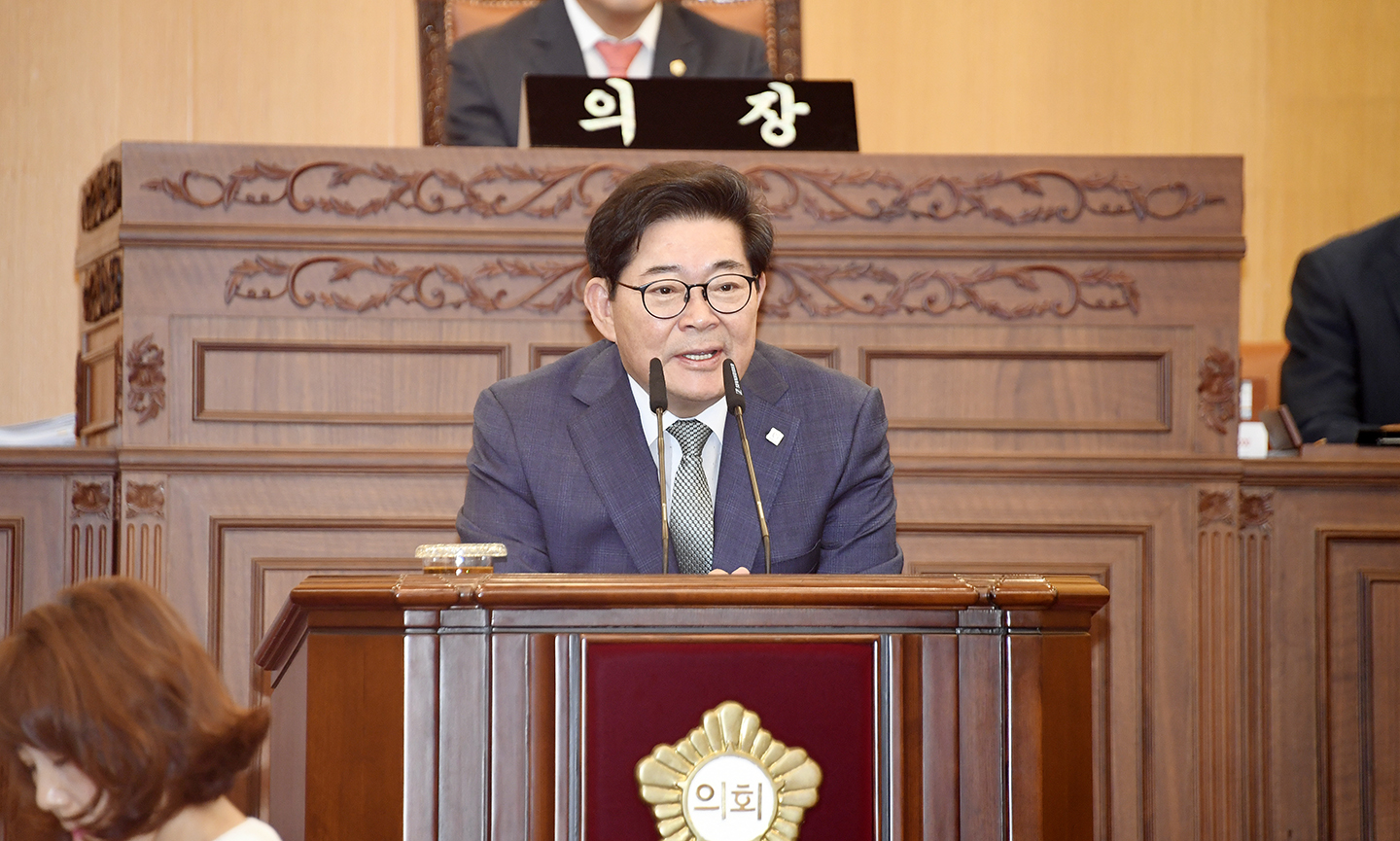 20180622-제215회 광진구의회 임시회 폐회 174184.jpg