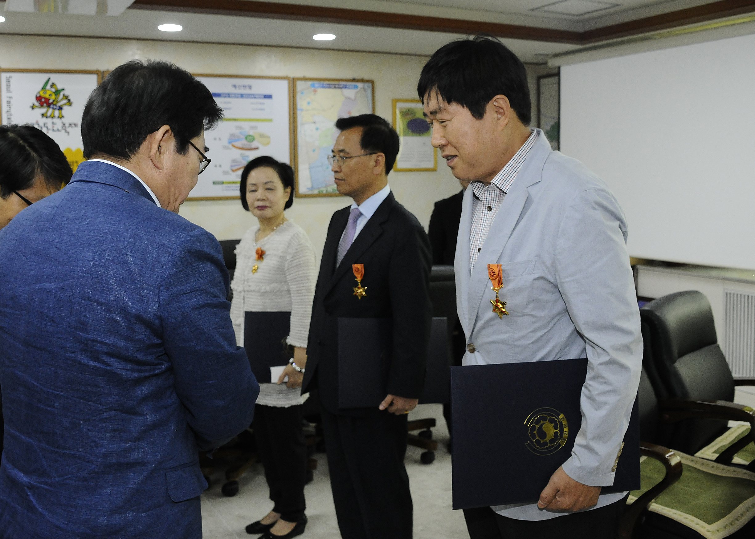 20150702-상반기 퇴직공무원 정부포상 전수 121631.JPG