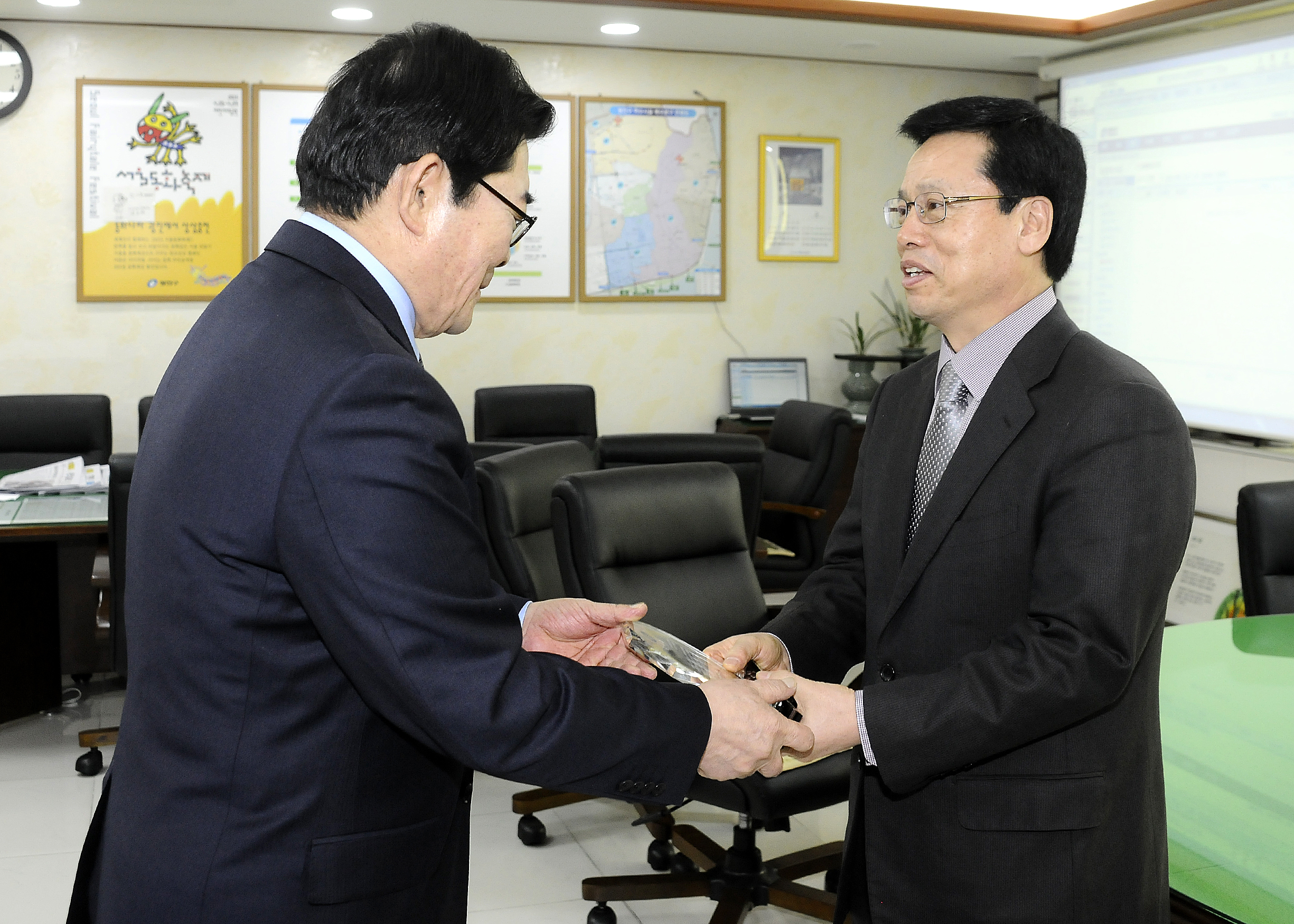 20140228-우리유황온천 불우이웃돕기 성품전달 97511.JPG