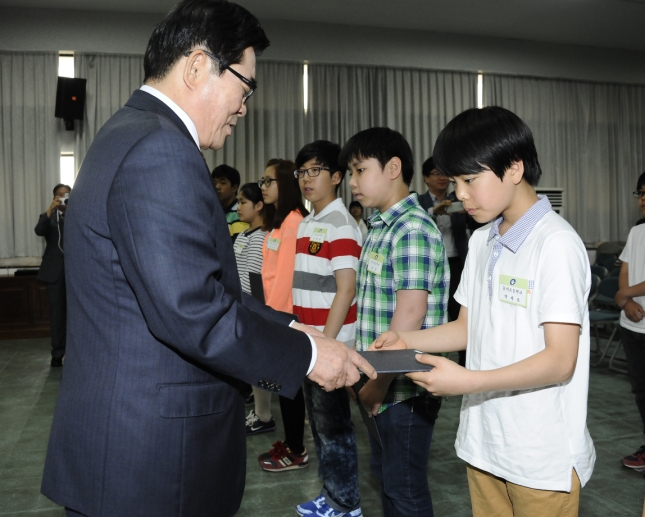 20130522-청소년의 달 기념 모범어린이 및 청소년 표창 78052.JPG