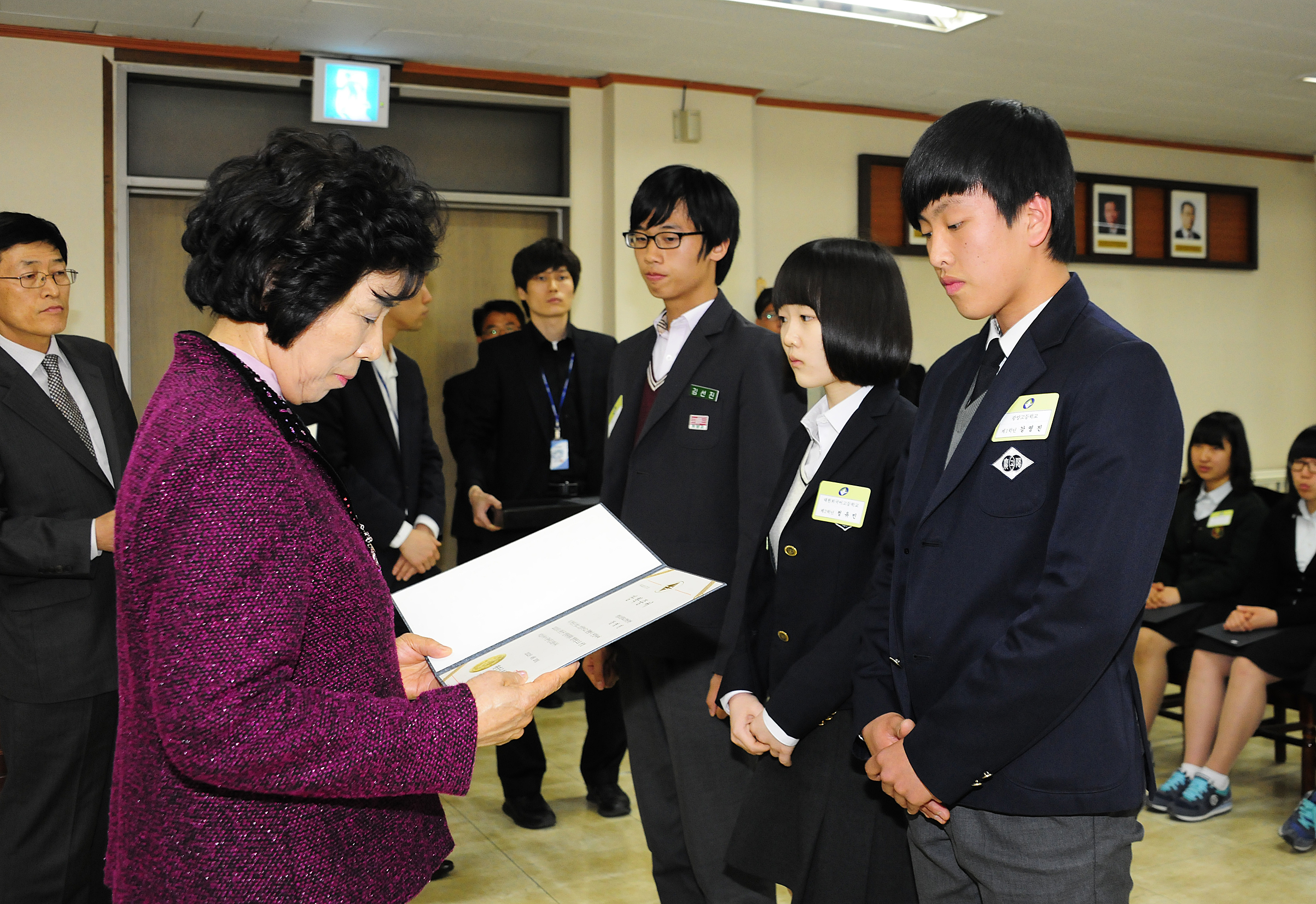 20120416-광진구 장학위원회 장학증서 수여식 51712.JPG