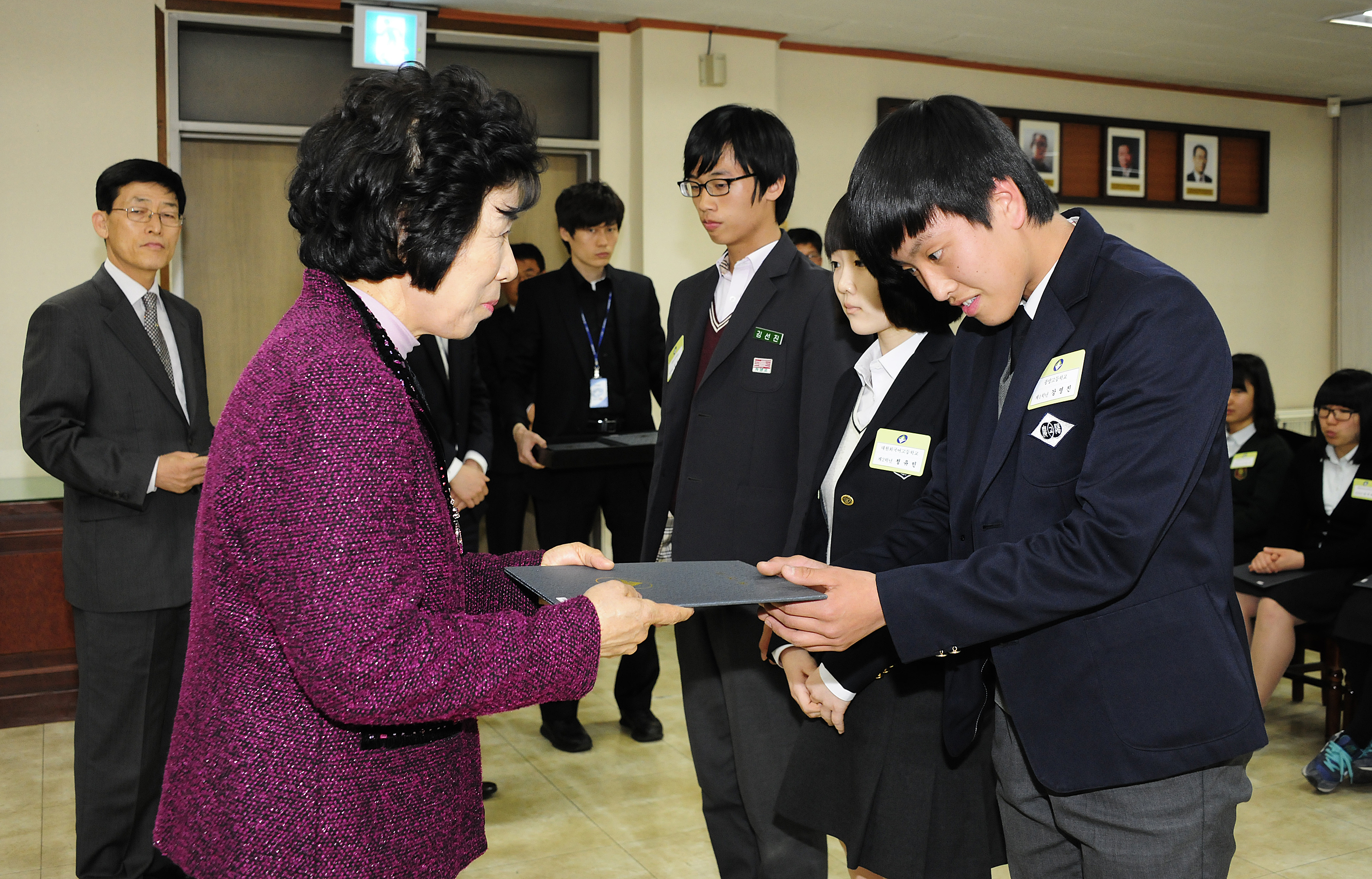 20120416-광진구 장학위원회 장학증서 수여식 51713.JPG