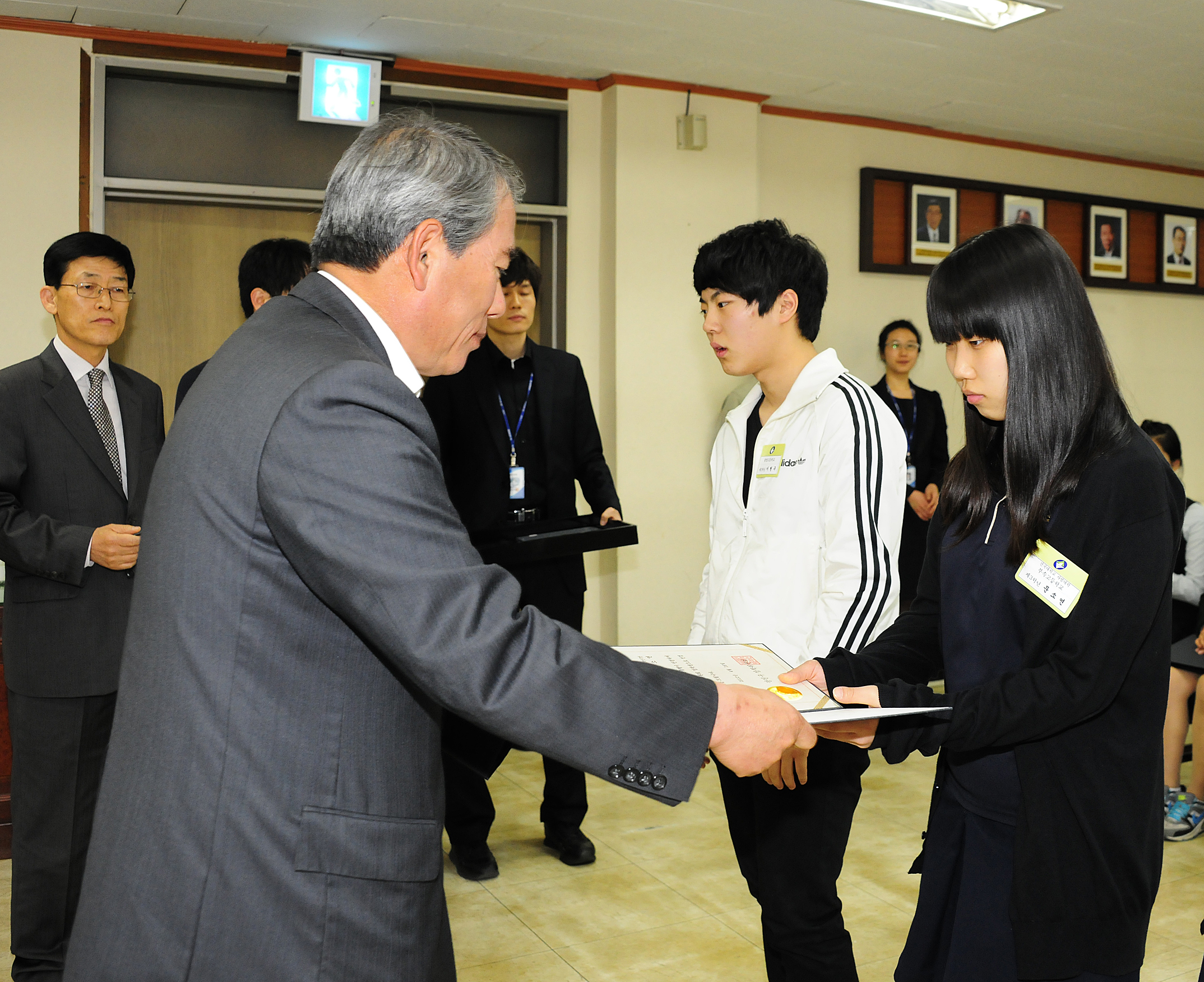 20120416-광진구 장학위원회 장학증서 수여식 51696.JPG